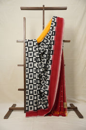 Black- White Blocks Pochampalli Cotton Ikat Saree - SRBWBPCIS581