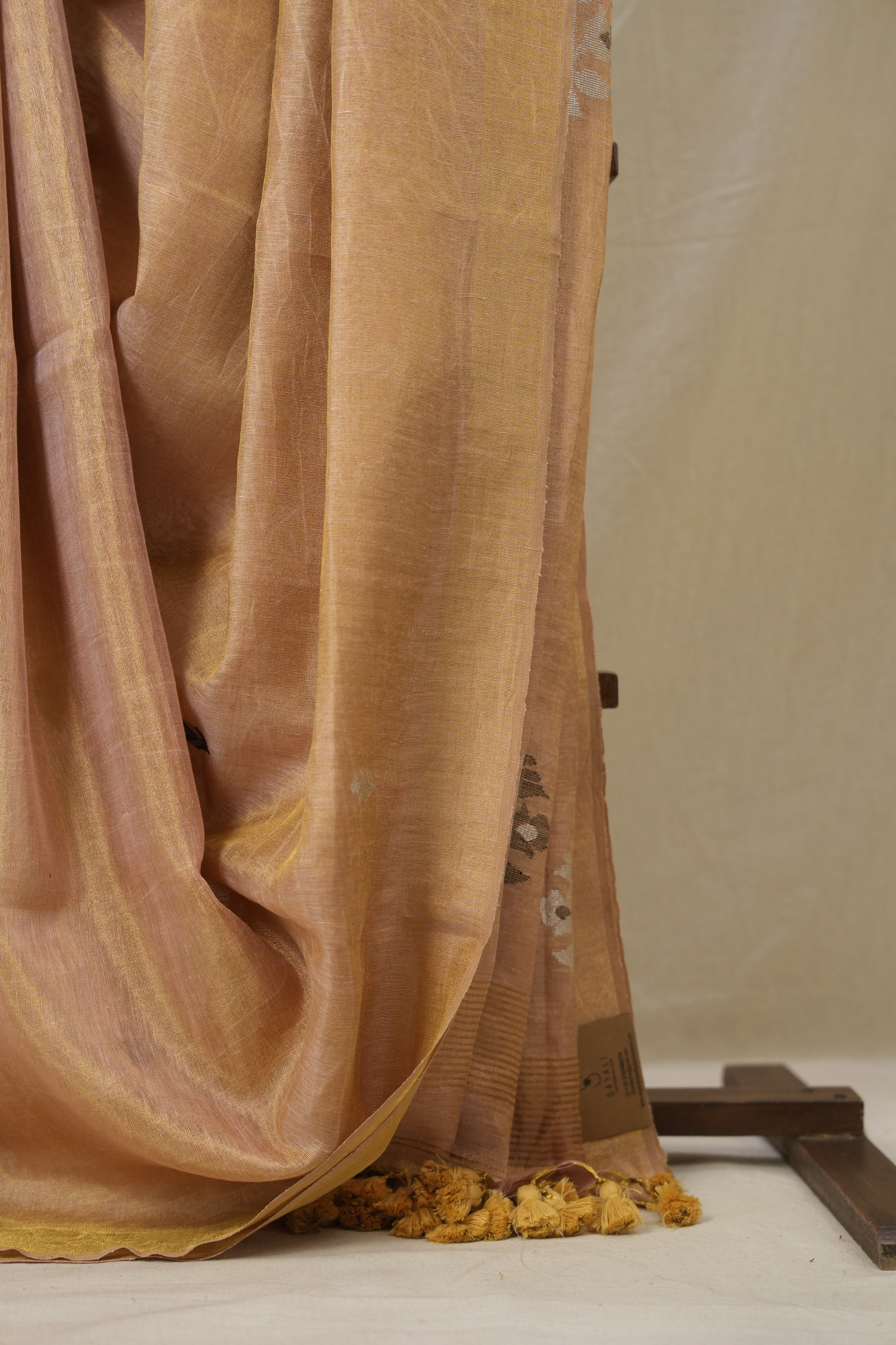 Peach  Tissue Linen Jamdani Saree - SRPTLJS180