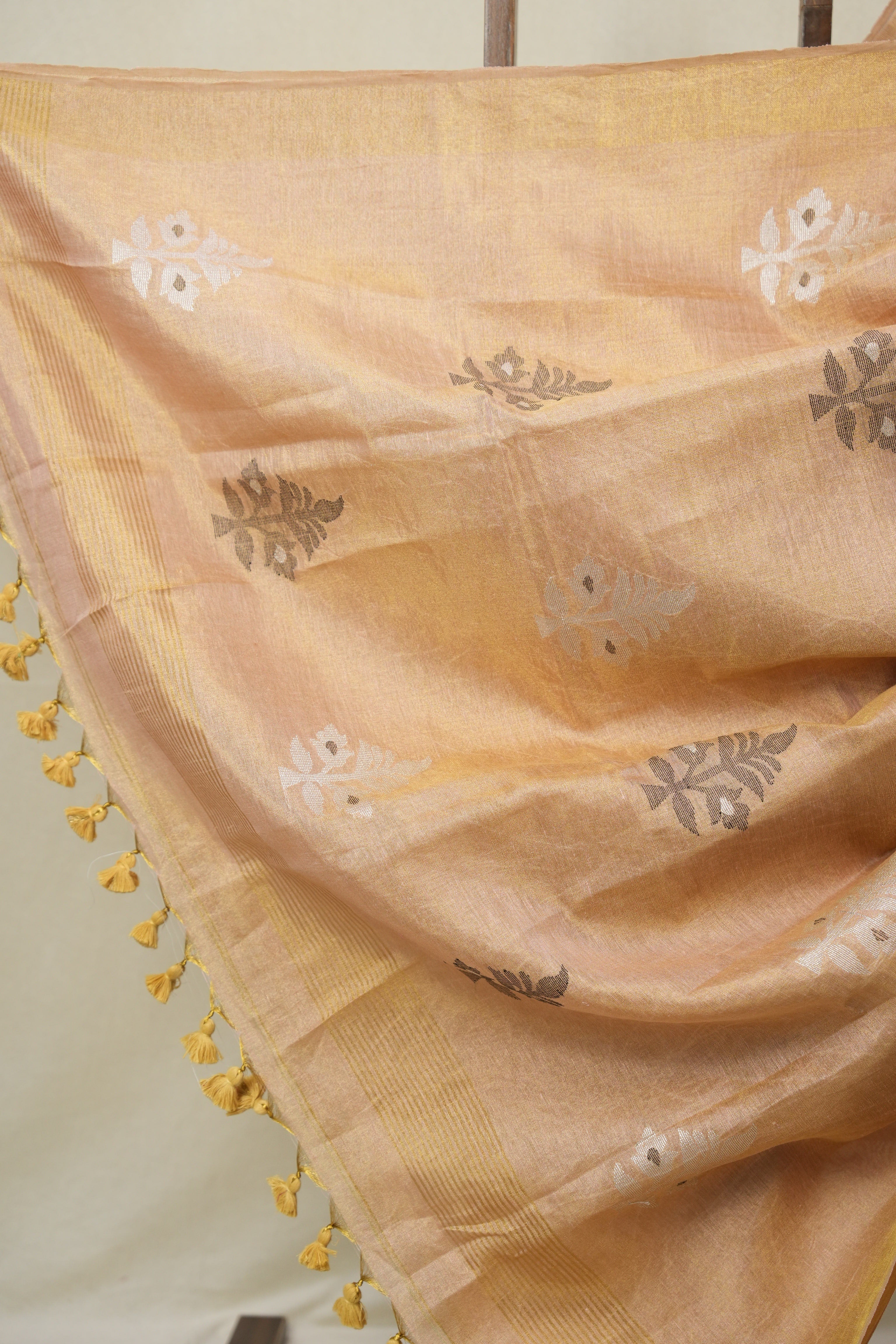 Peach  Tissue Linen Jamdani Saree - SRPTLJS180