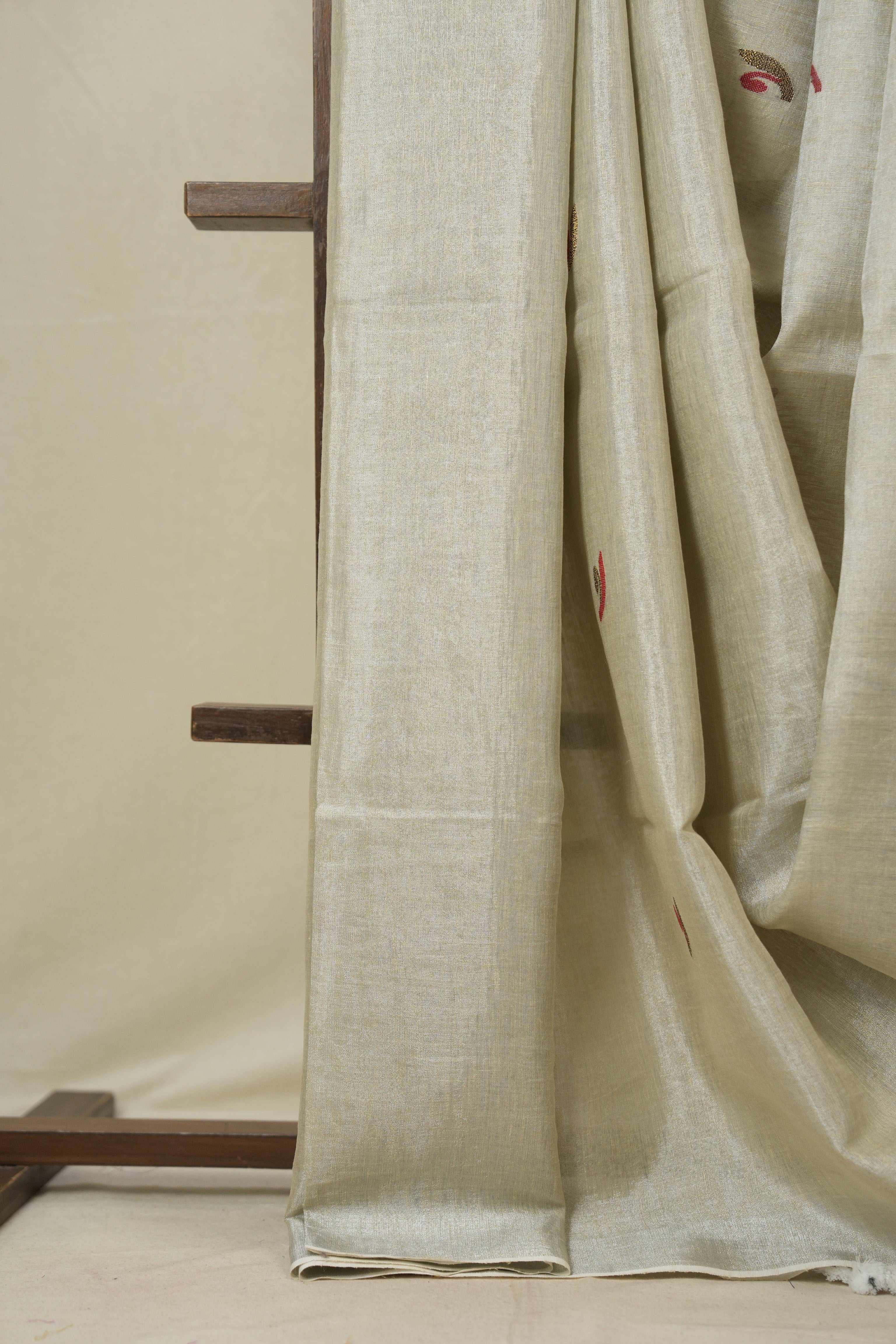 Ivory Tissue Linen Jamdani Saree - SRITLJS183