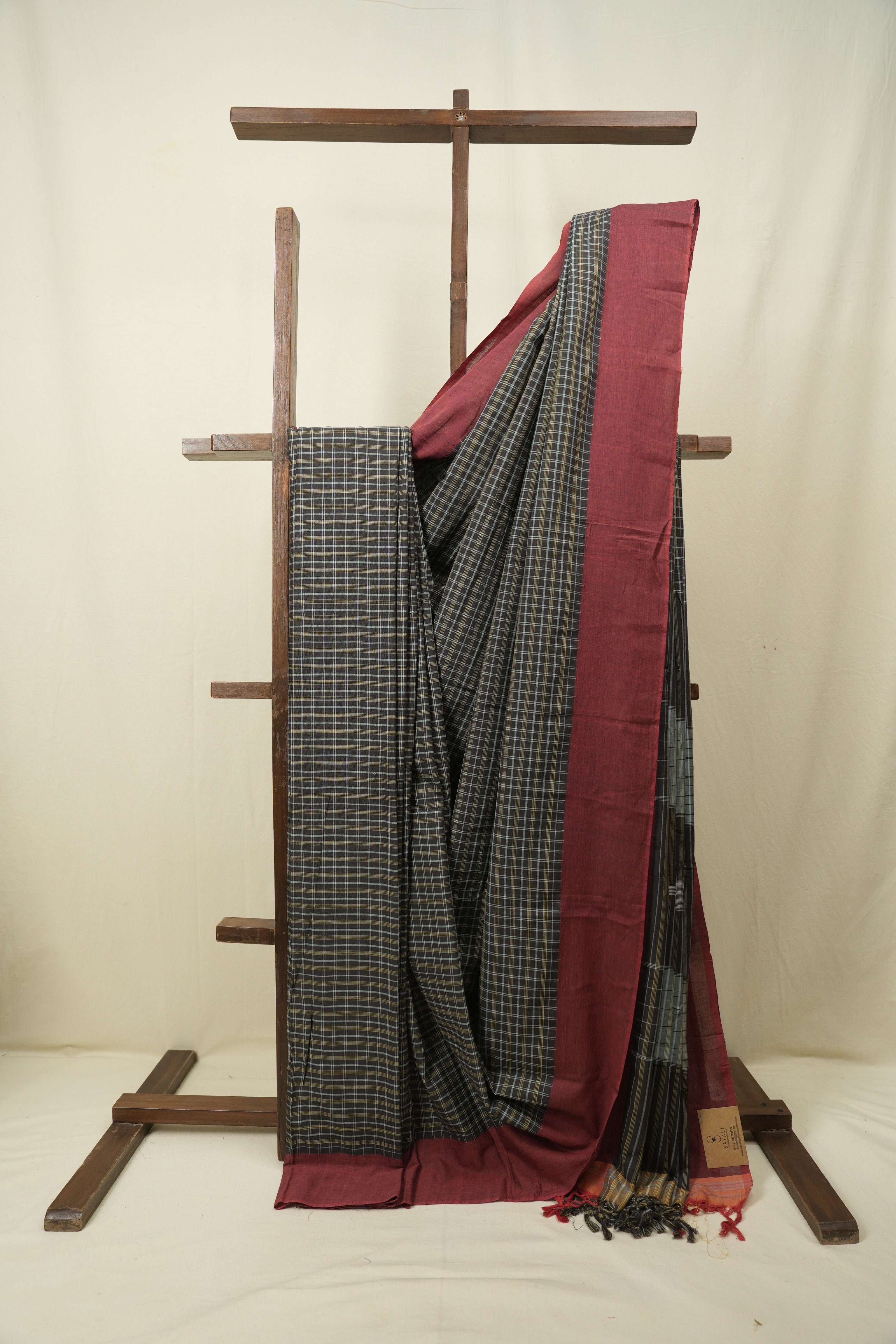 Black Cotton IIkal Saree - SRBCIS1123