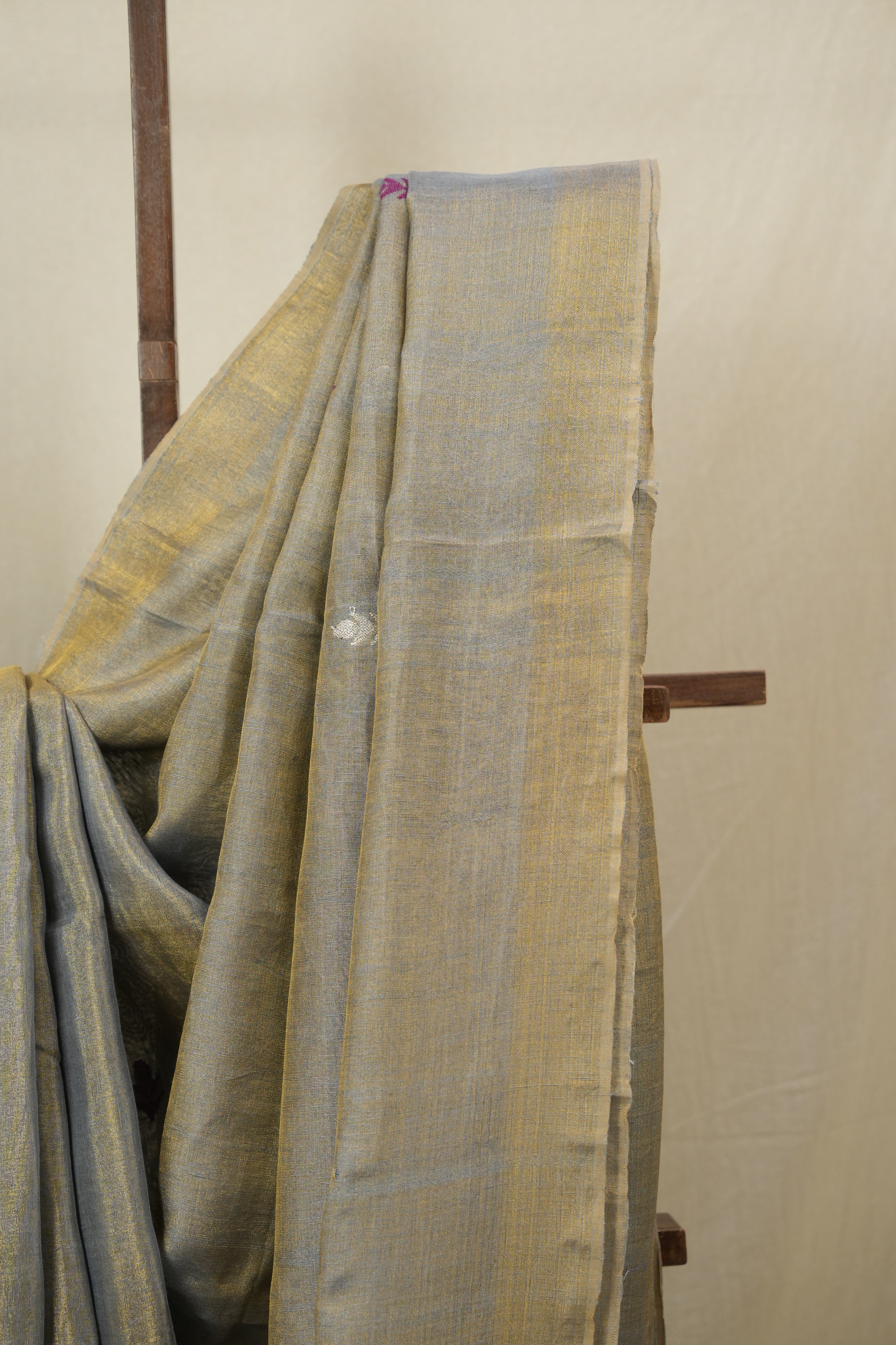 Golden Grey Tissue Linen Jamdani Saree With Tassels - SRGGTLJS112