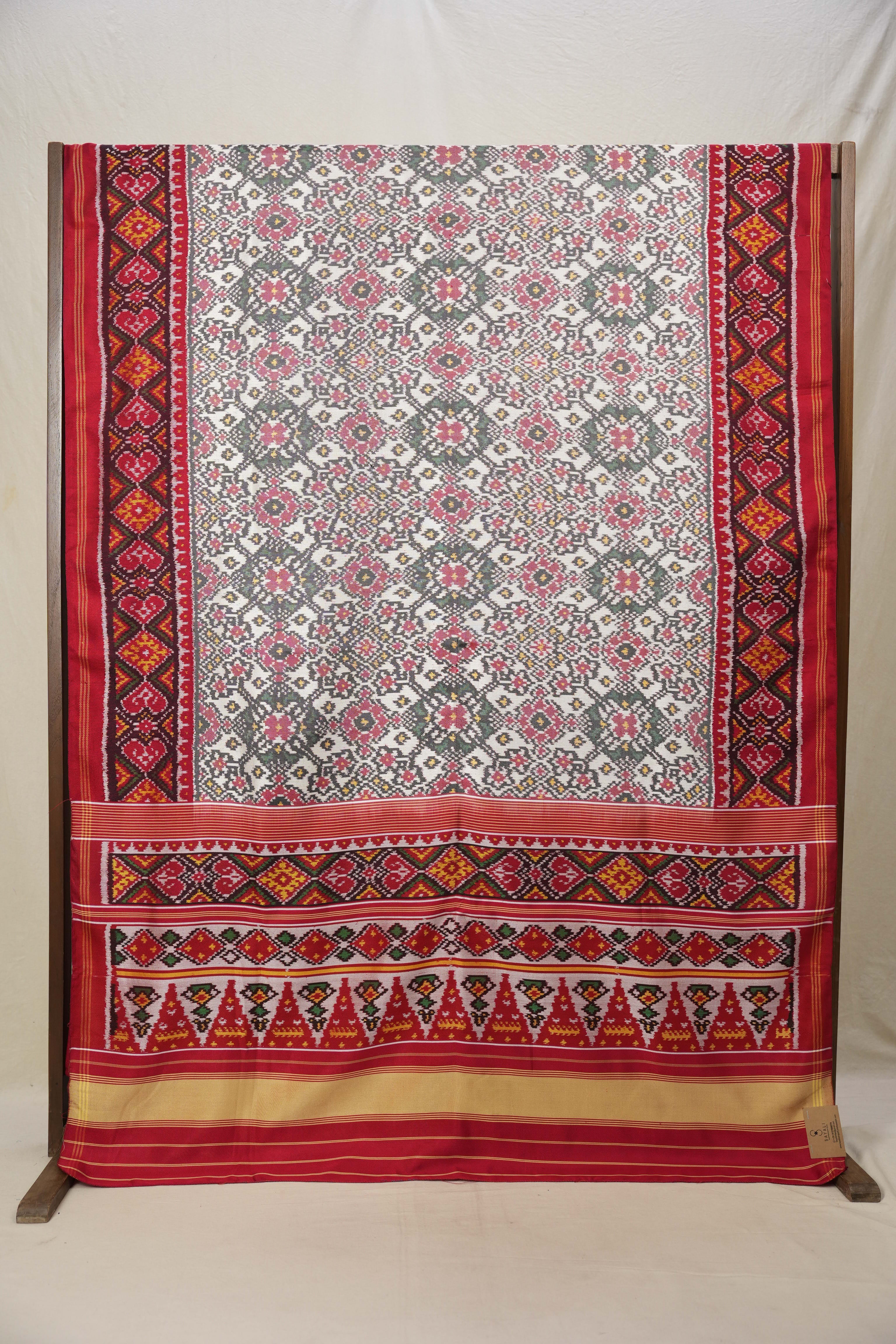 White Rajkot Patola Silk Saree - SRWRPSS462