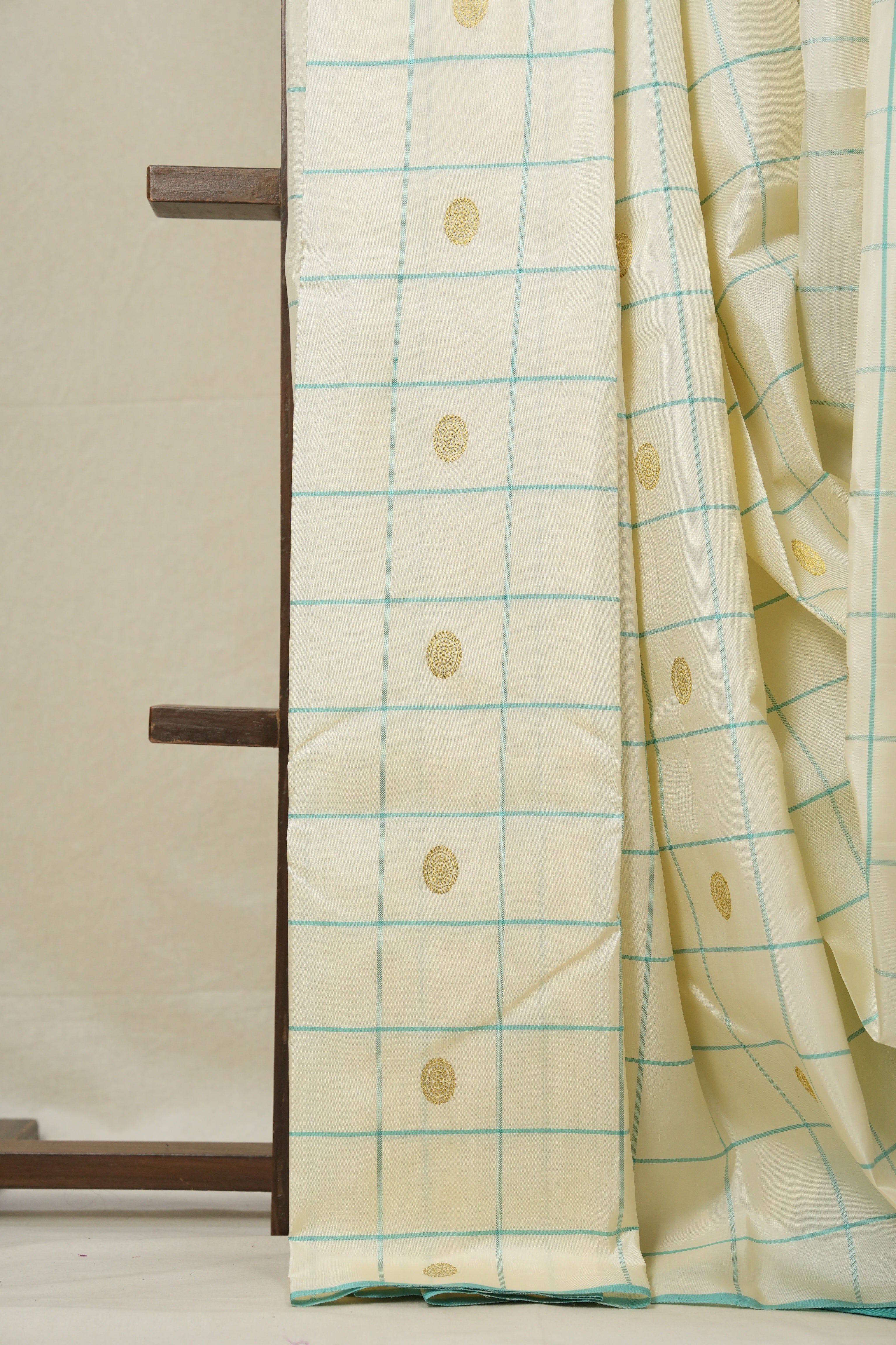 White Kanjeevaram Silk Saree - SRWKSS926