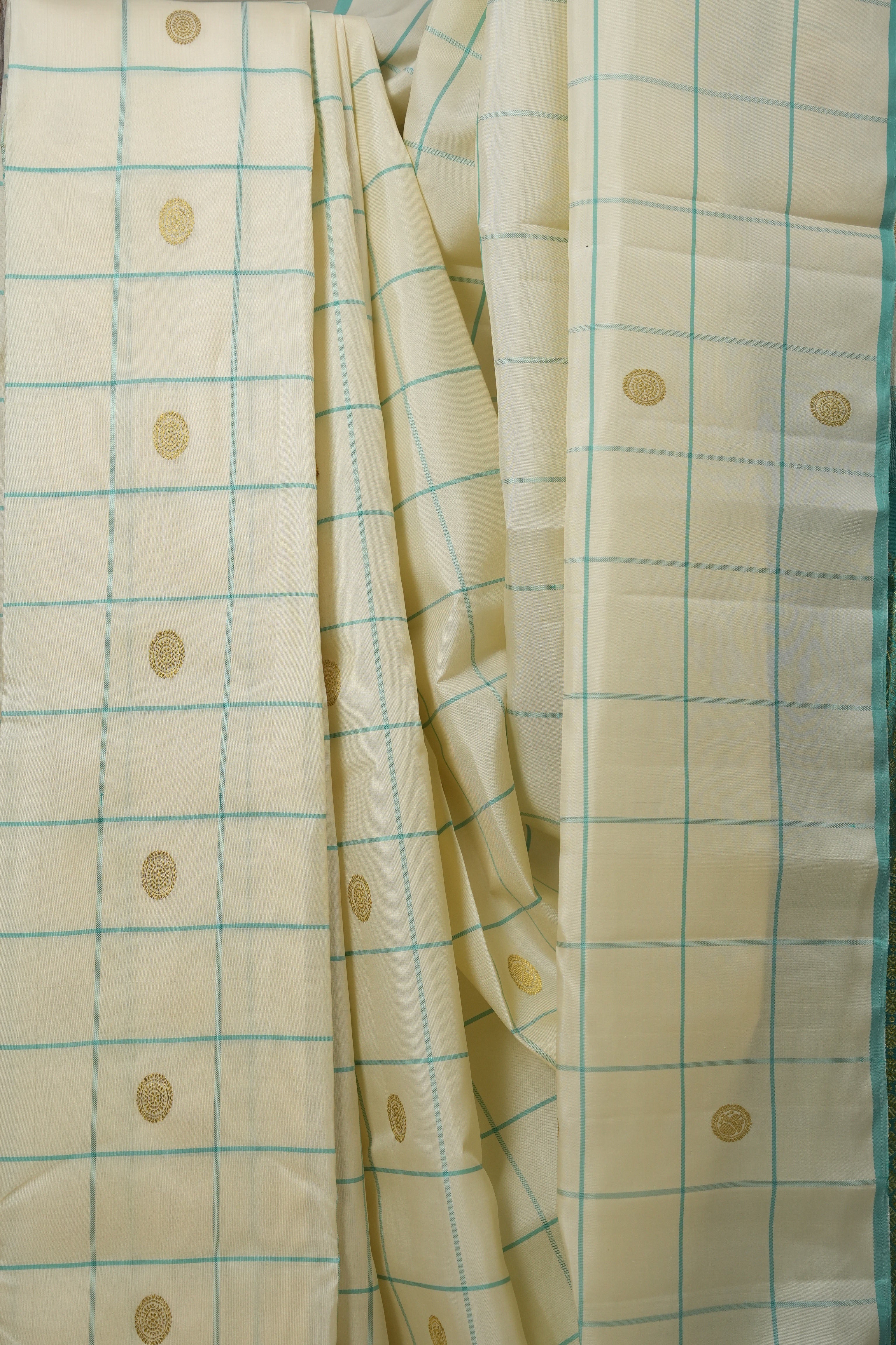 White Kanjeevaram Silk Saree - SRWKSS926