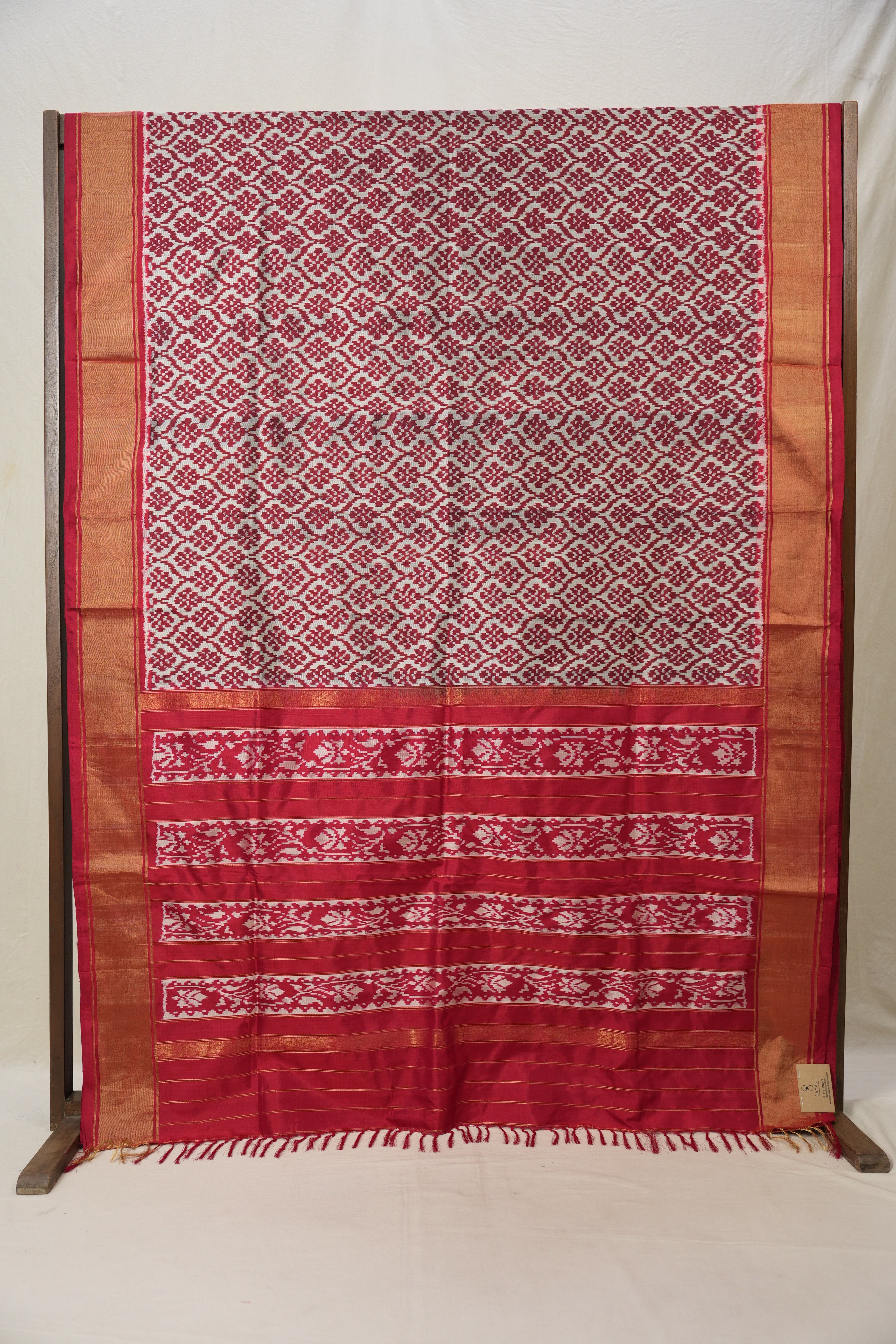 Silver Pochampalli Silk Ikat Saree - SRSPSIS184