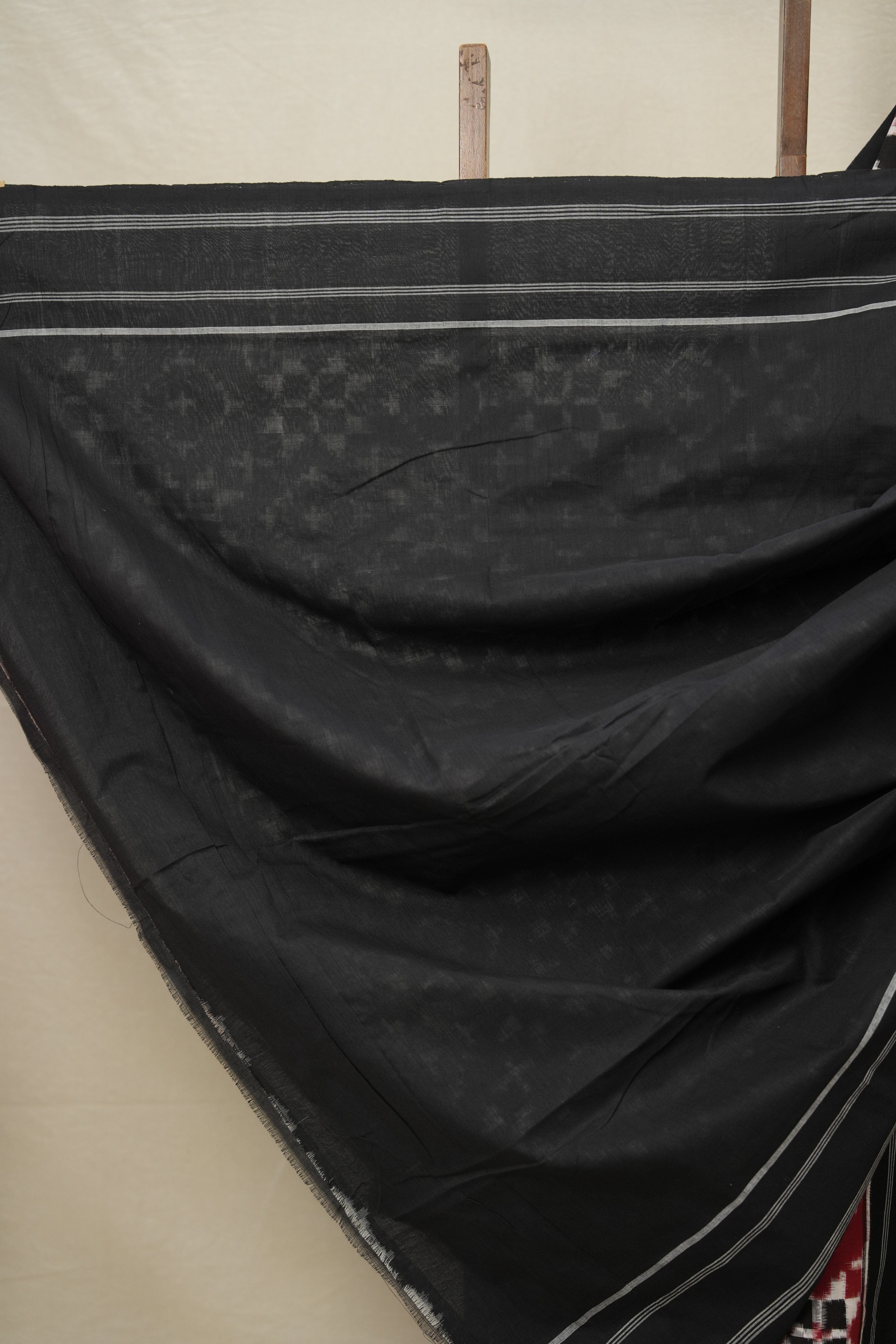 Red Black Pochampalli Cotton Ikat Saree - SRRBPCIS613