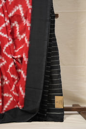 Red - White Pochampalli Cotton Ikat Saree - SRRWPCIS600