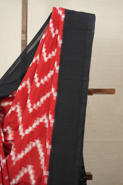 Red - White Pochampalli Cotton Ikat Saree - SRRWPCIS600