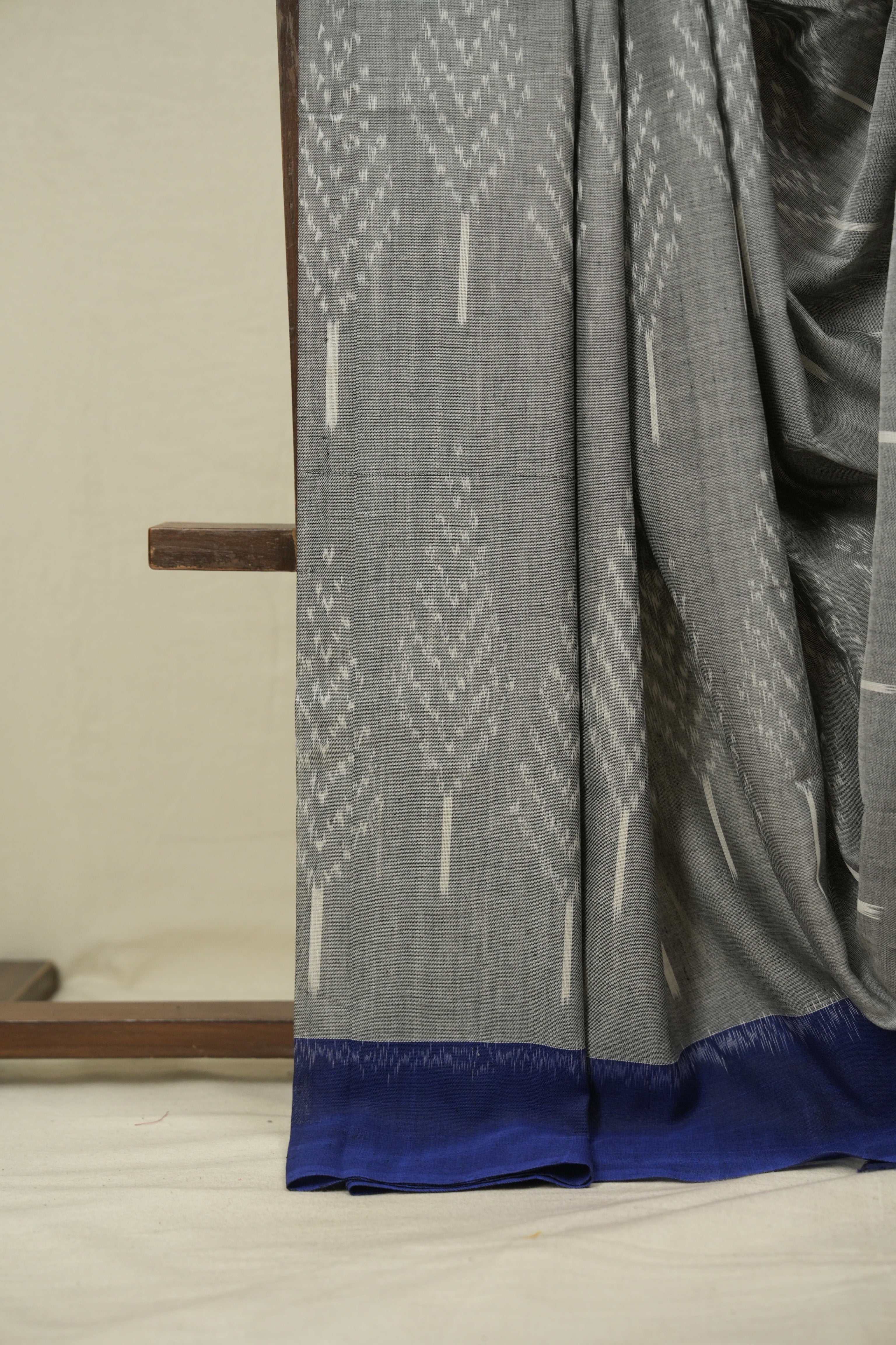 Grey Pochampalli Cotton Ikat Saree - SRGPCIS742