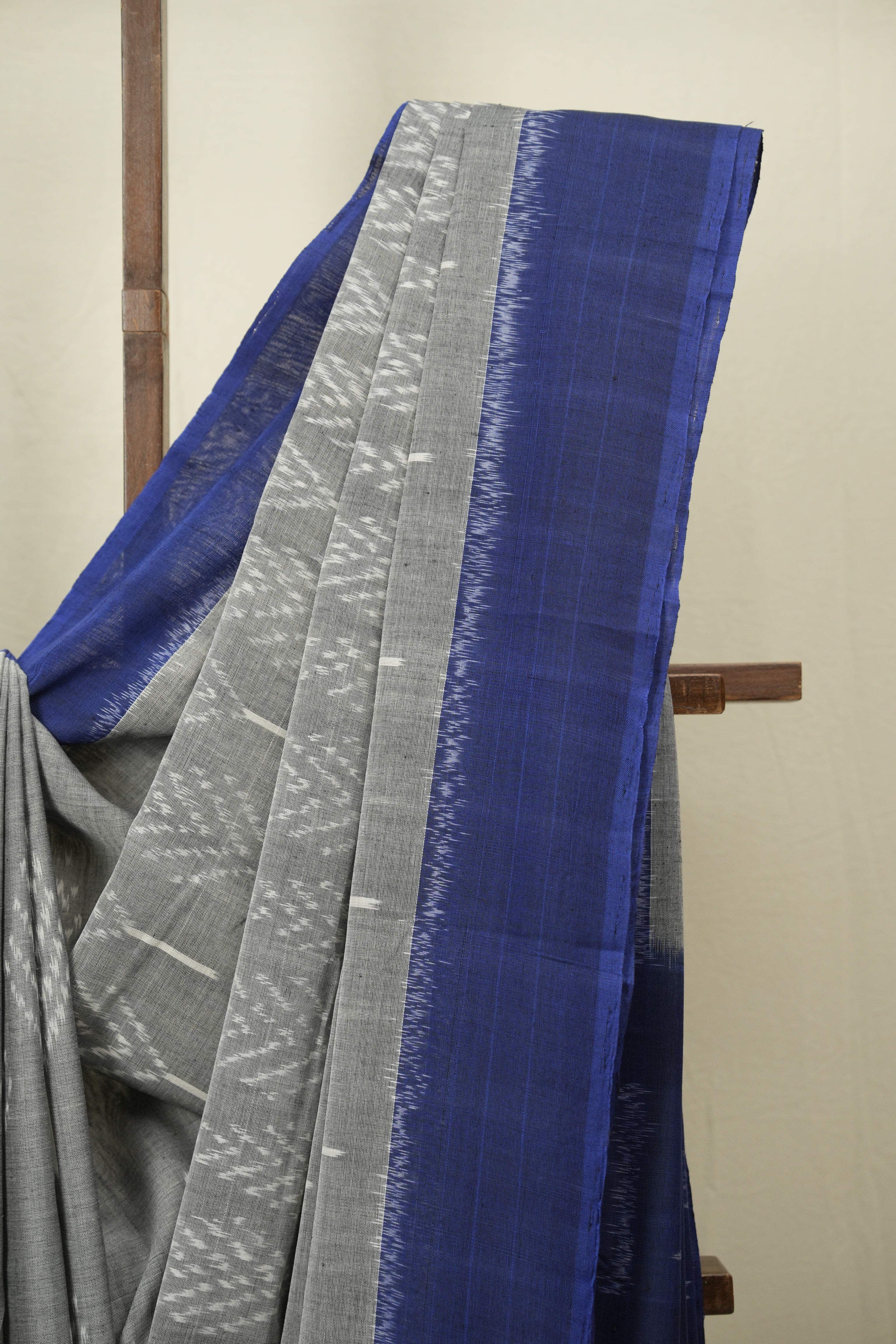 Grey Pochampalli Cotton Ikat Saree - SRGPCIS742
