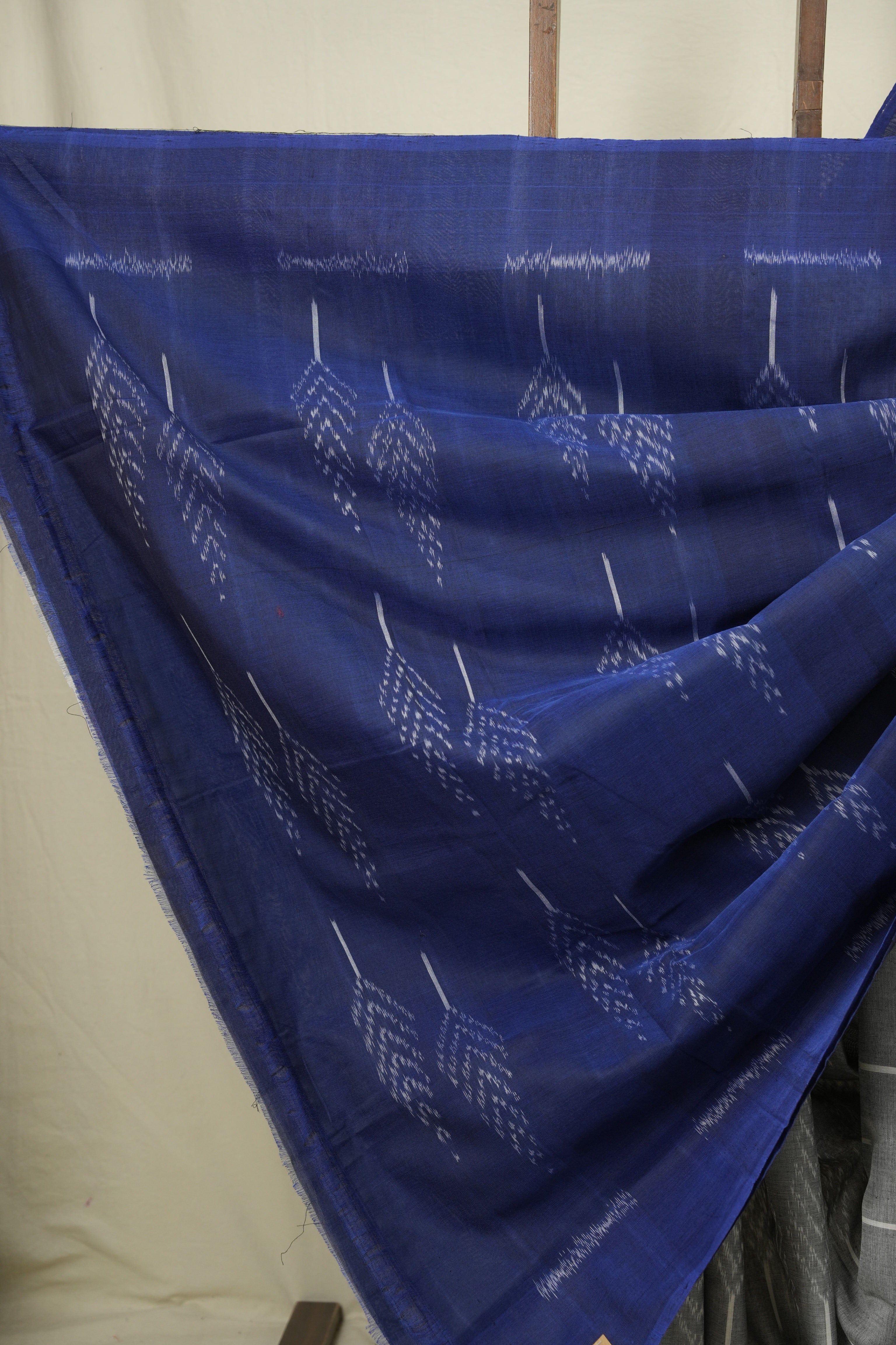 Grey Pochampalli Cotton Ikat Saree - SRGPCIS742