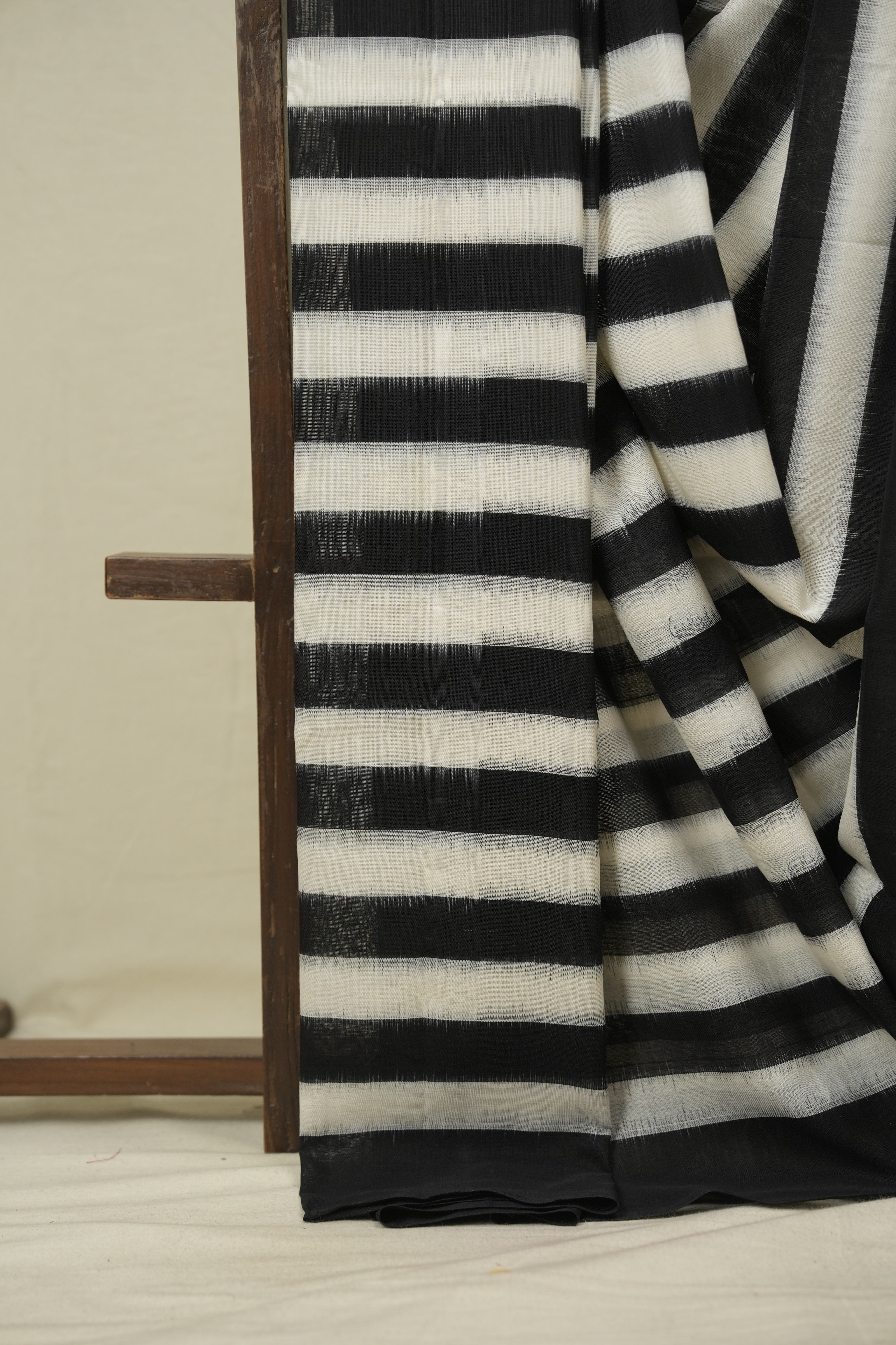 Black White Pochampalli Cotton Ikat Saree - SRBWPCIS743