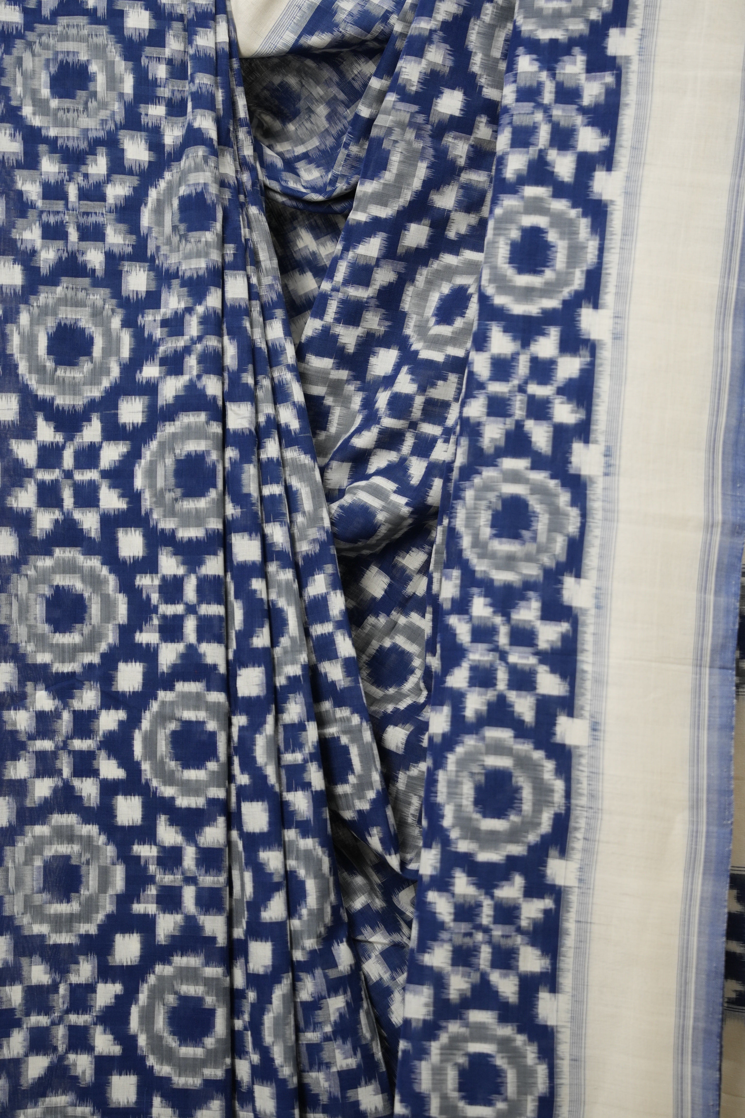White Blue Pochampalli Cotton Ikat Saree - SRWBPCIS558