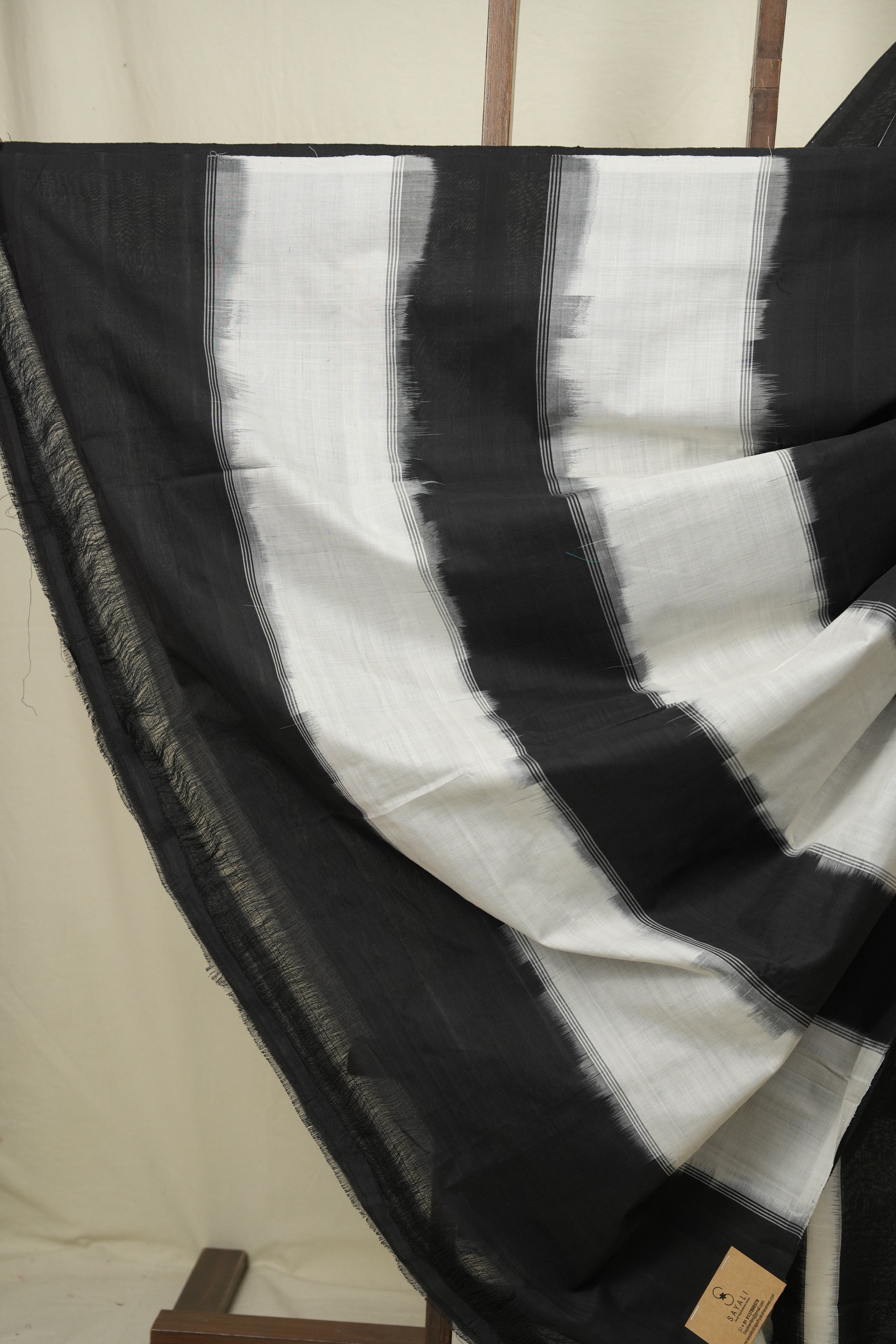 Black White Pochampalli Cotton Ikat Saree - SRBWPCIS743