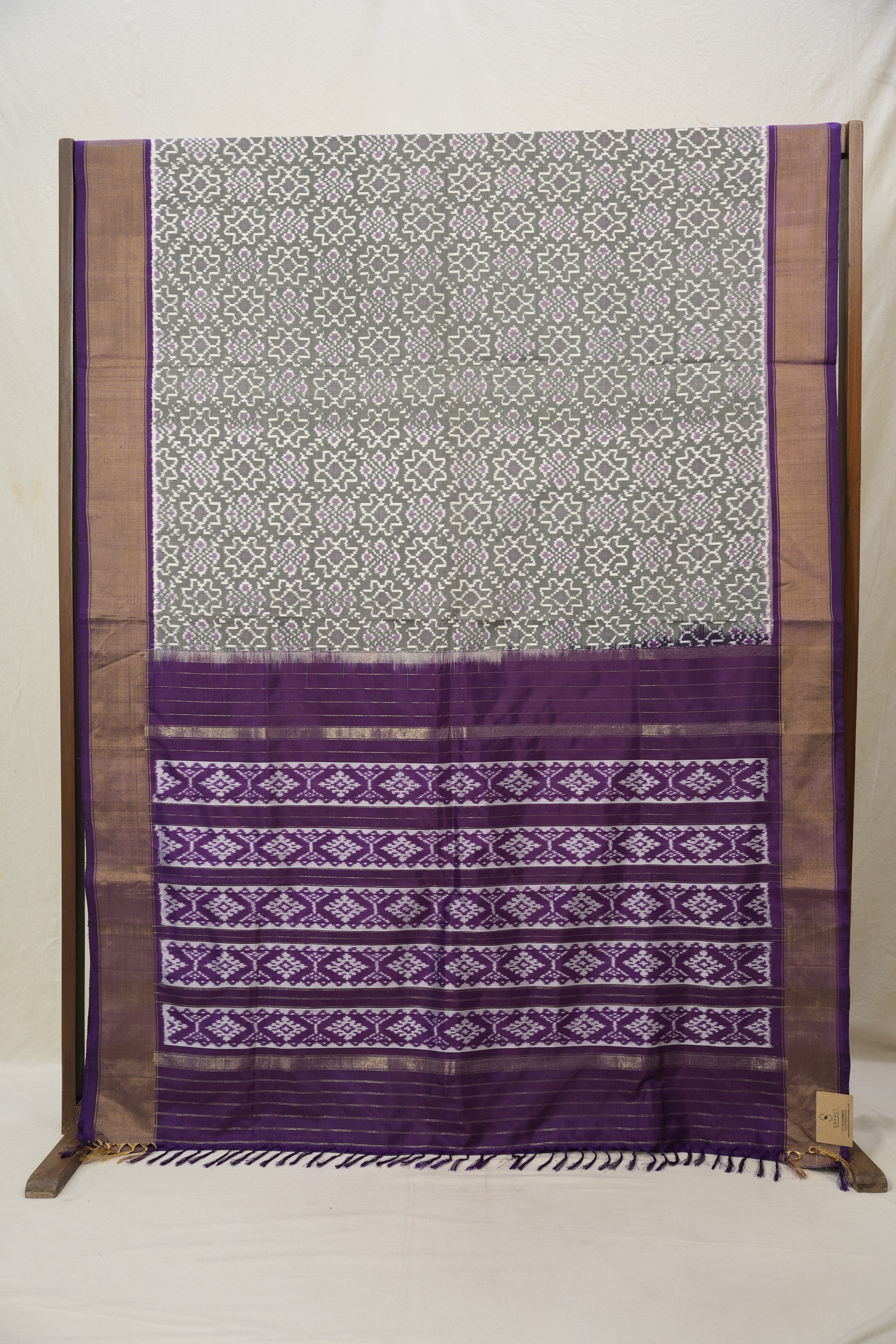 Grey Pochampalli Silk Ikat Saree - SRGPSIS185