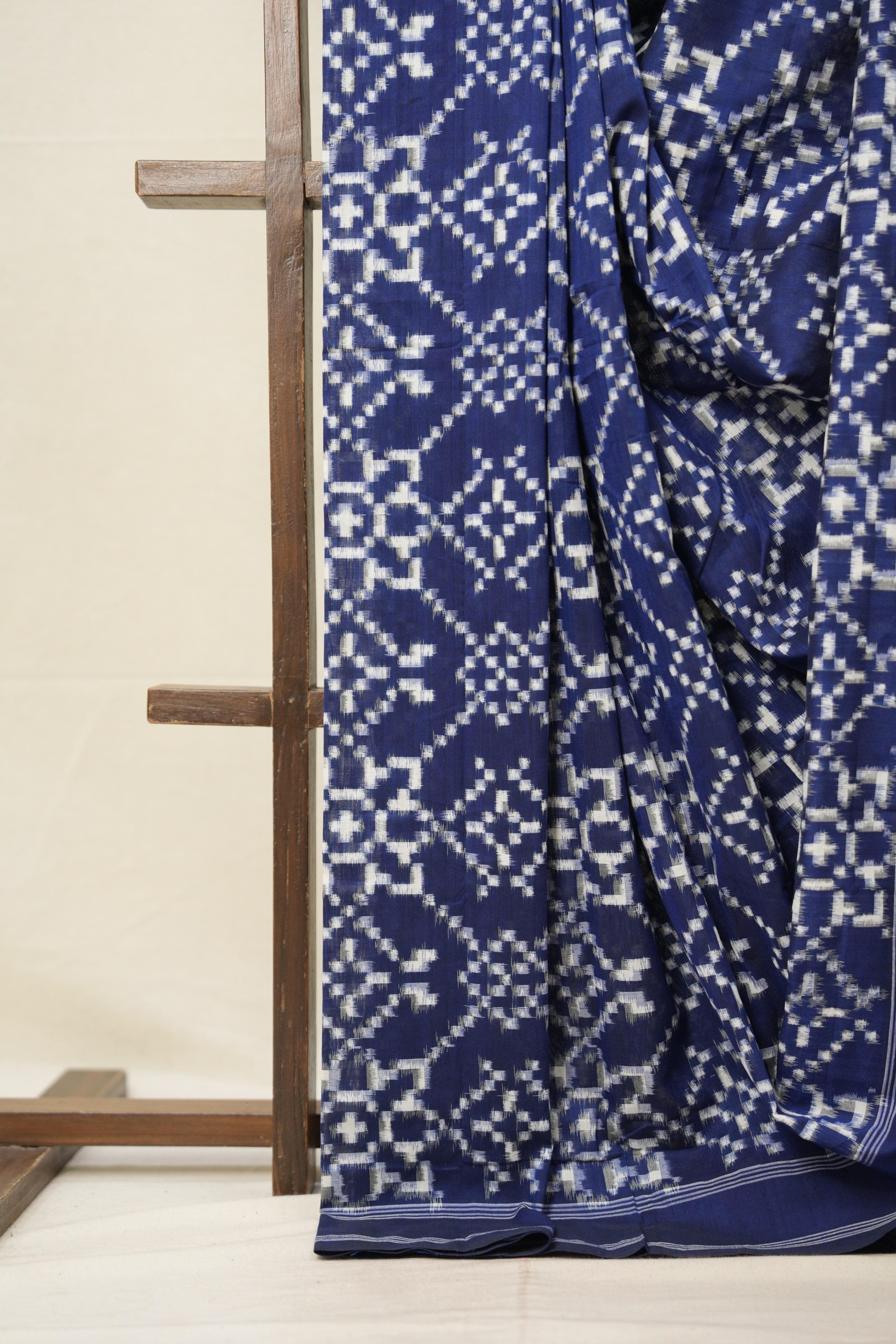 Blue - White Pochampalli Cotton Ikat Saree - SRBWPCIS599