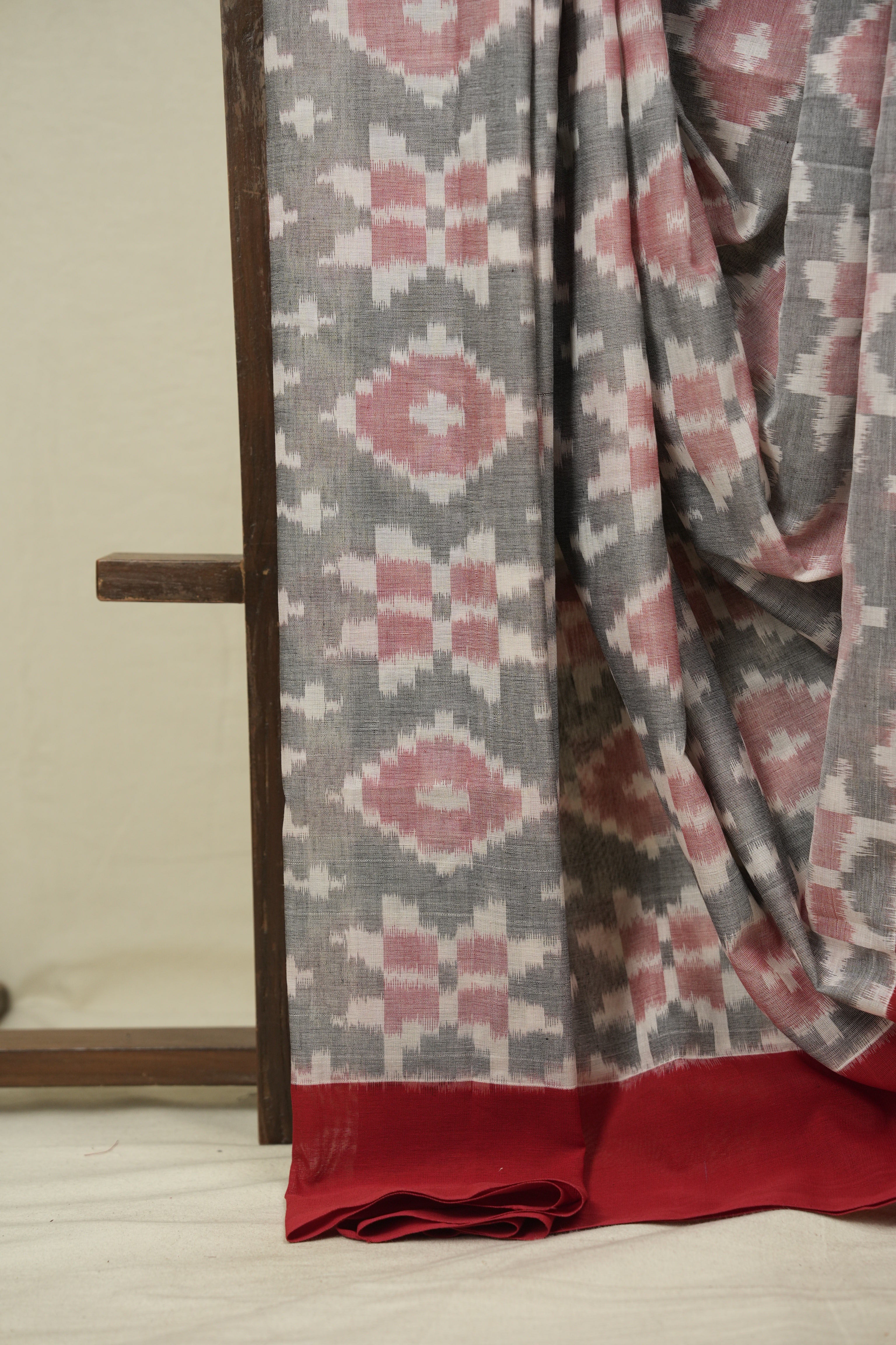 Grey Pochampalli Cotton Ikat Saree - SRGPCIS740