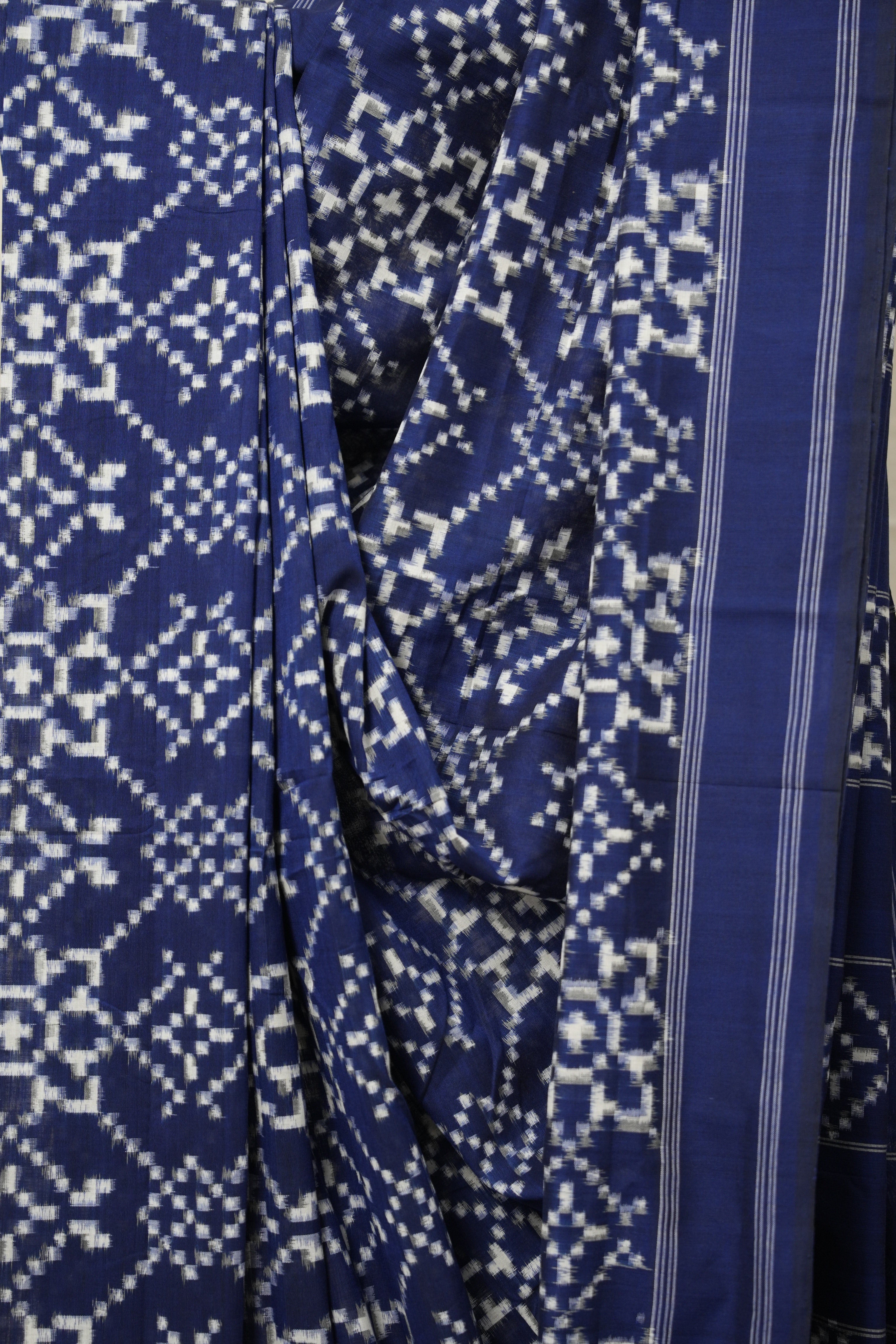 Blue - White Pochampalli Cotton Ikat Saree - SRBWPCIS599