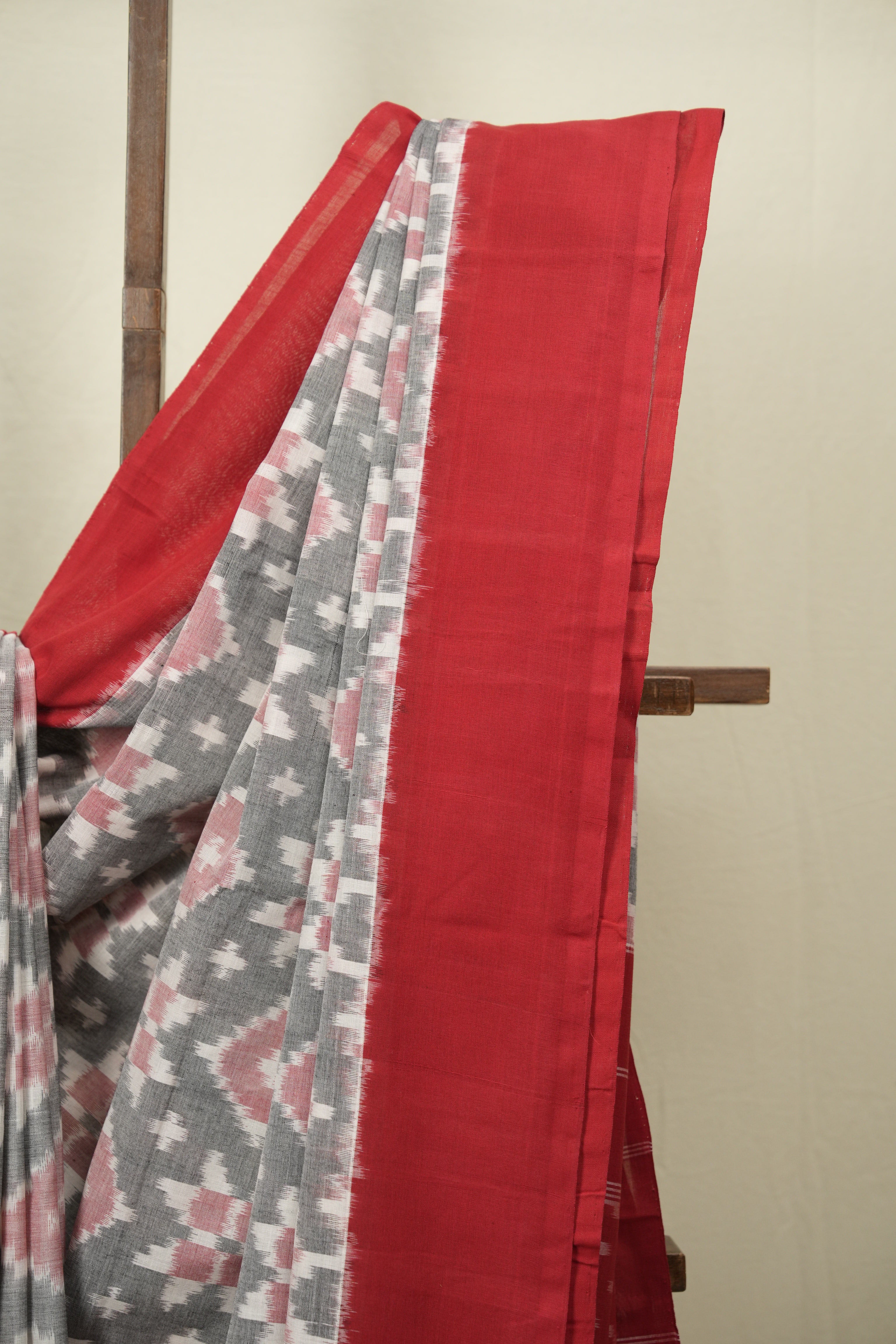 Grey Pochampalli Cotton Ikat Saree - SRGPCIS740