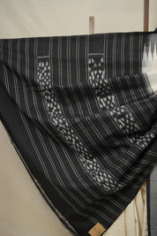 White Pochampalli Cotton Ikat Saree - SRWPCIS566