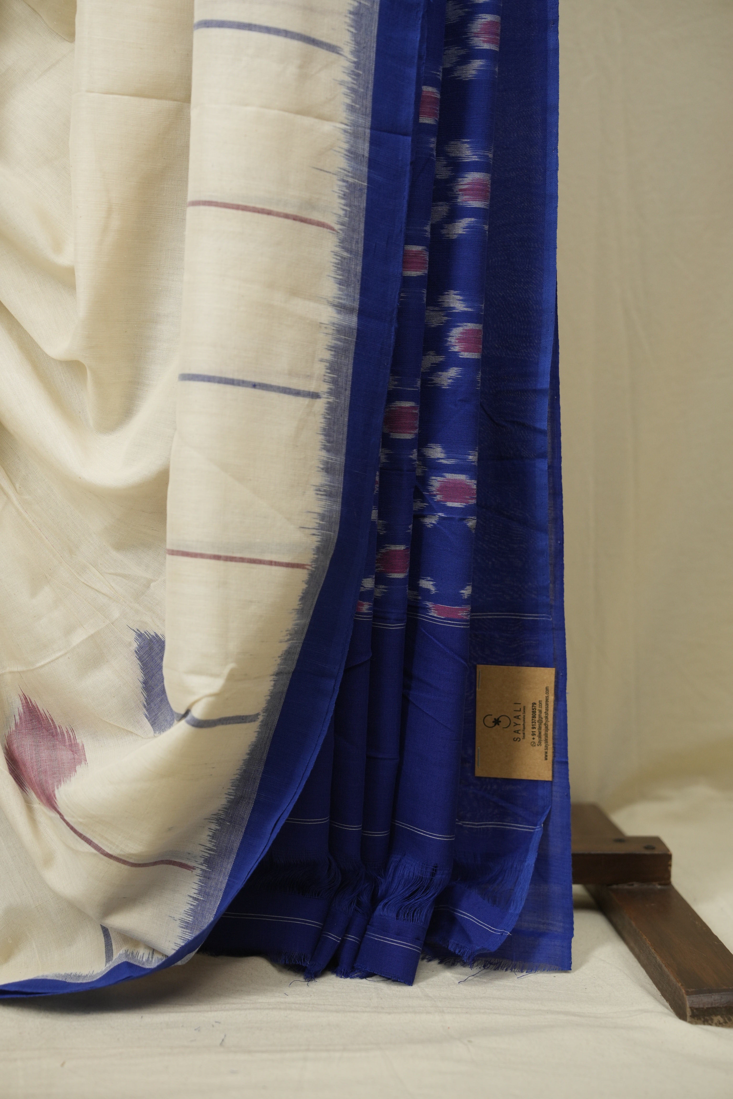 White Pochampalli Cotton Ikat Saree - SRWPCIS738
