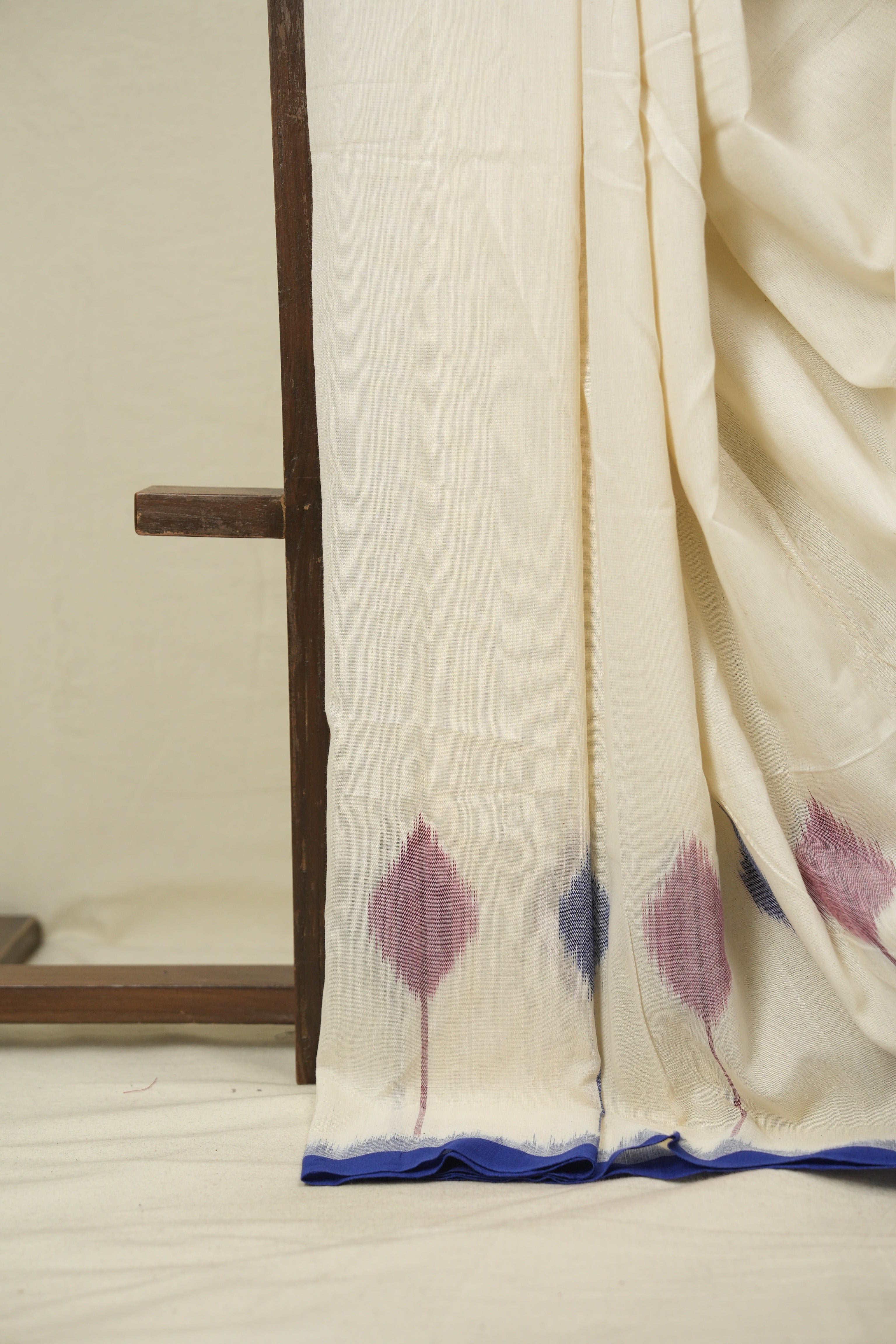White Pochampalli Cotton Ikat Saree - SRWPCIS738