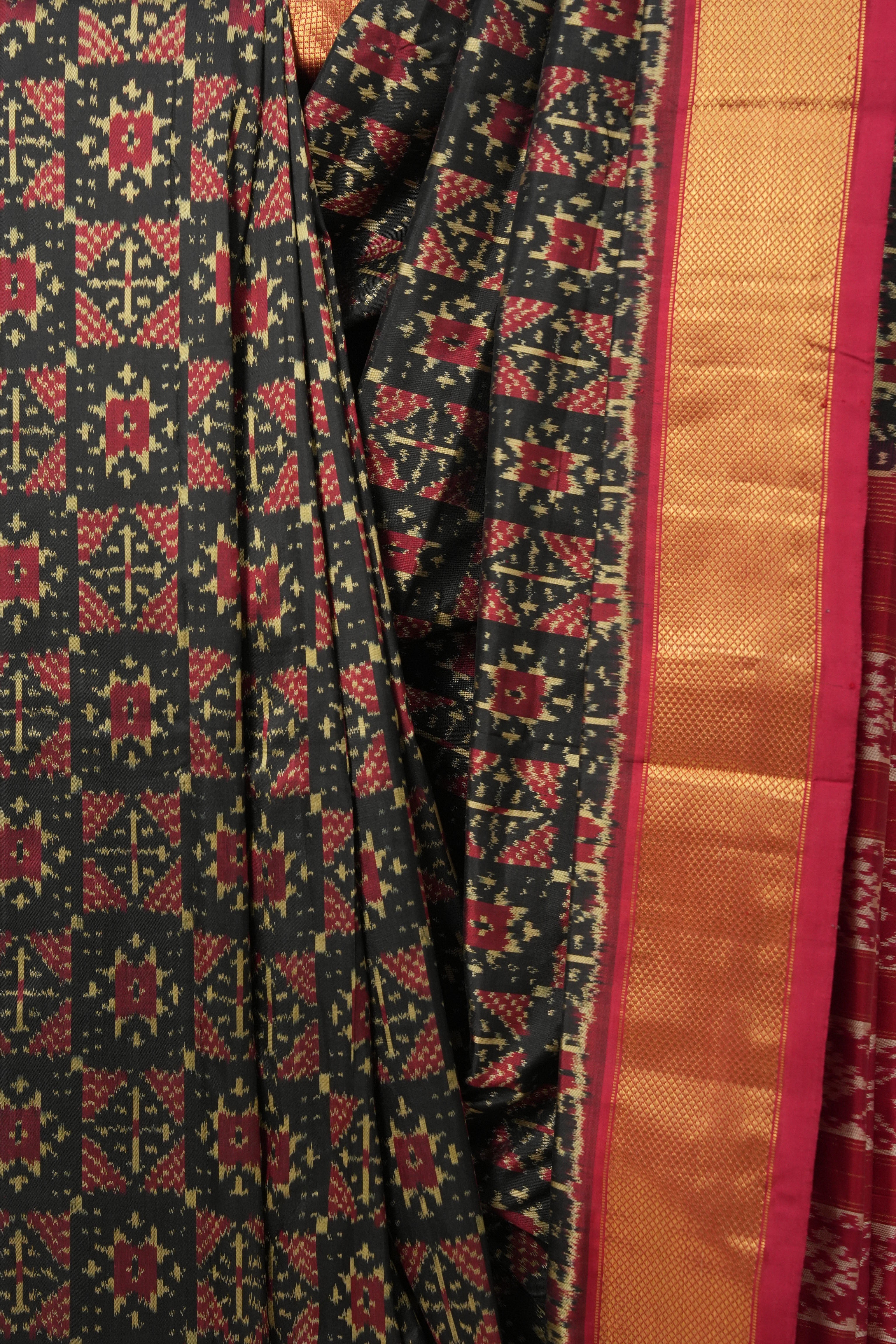 Black Pochampalli Silk Ikat Saree - SRBPSIS175