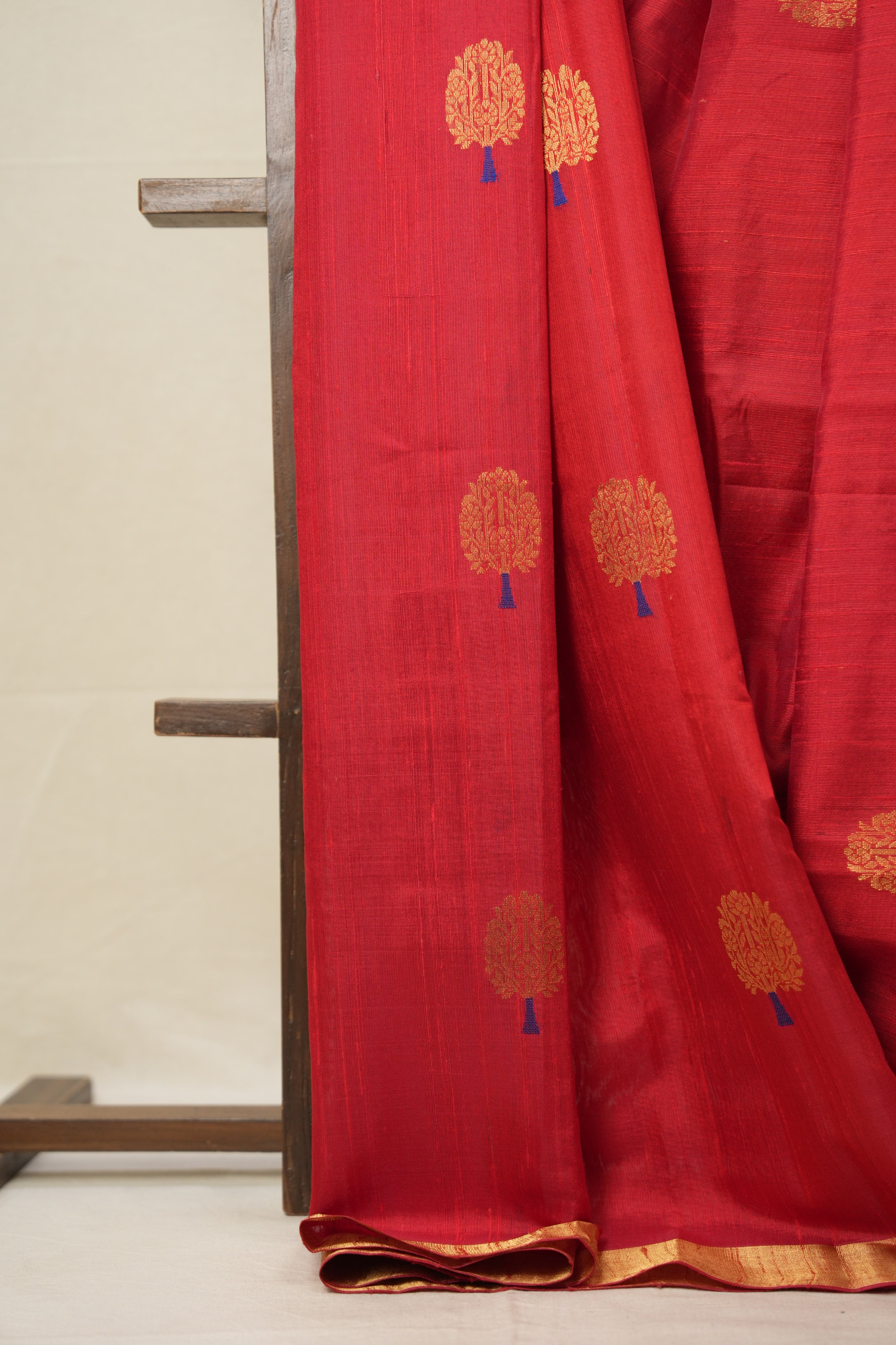 Red Raw Silk Saree - SRRRSS832