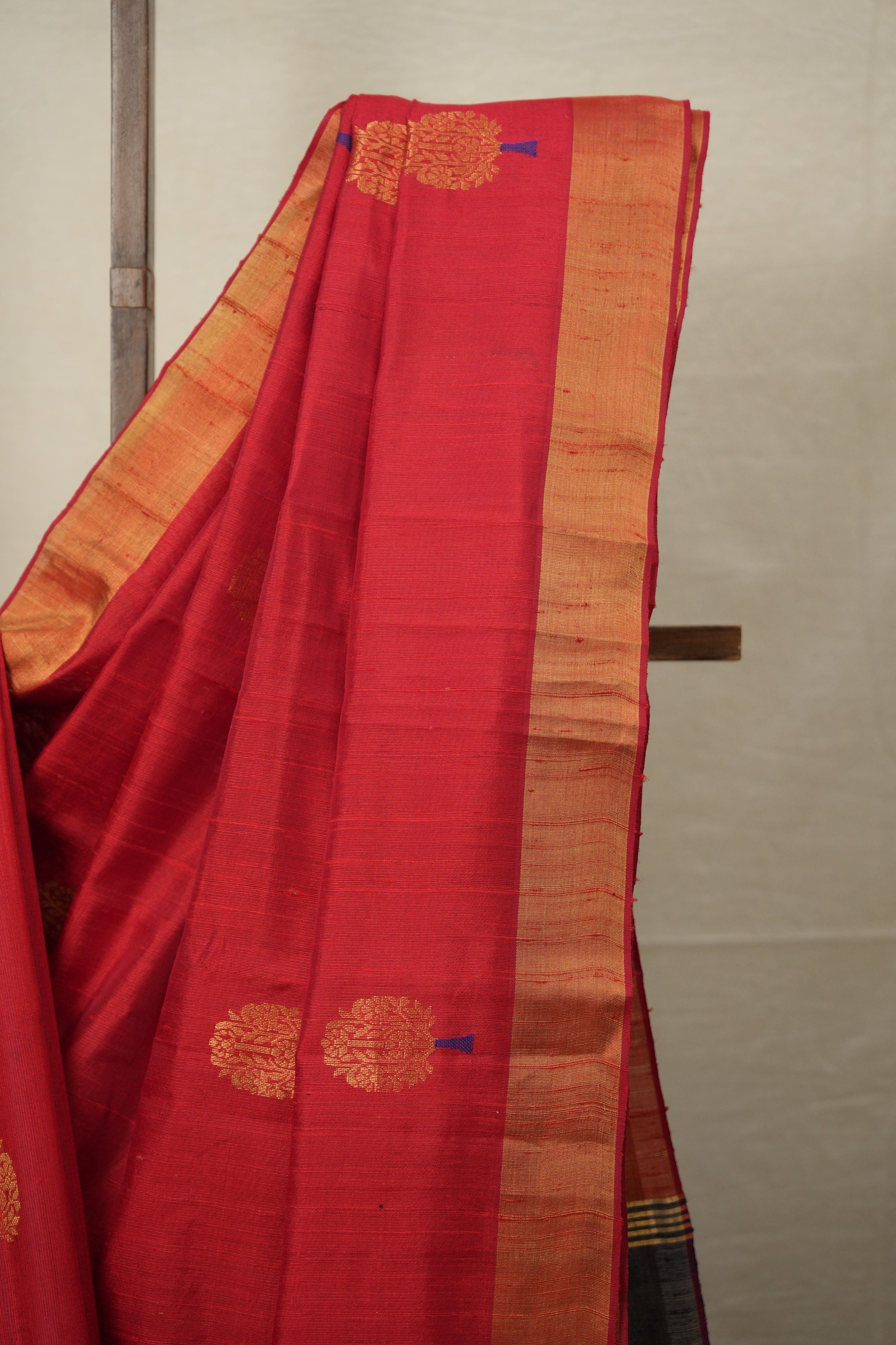 Red Raw Silk Saree - SRRRSS832