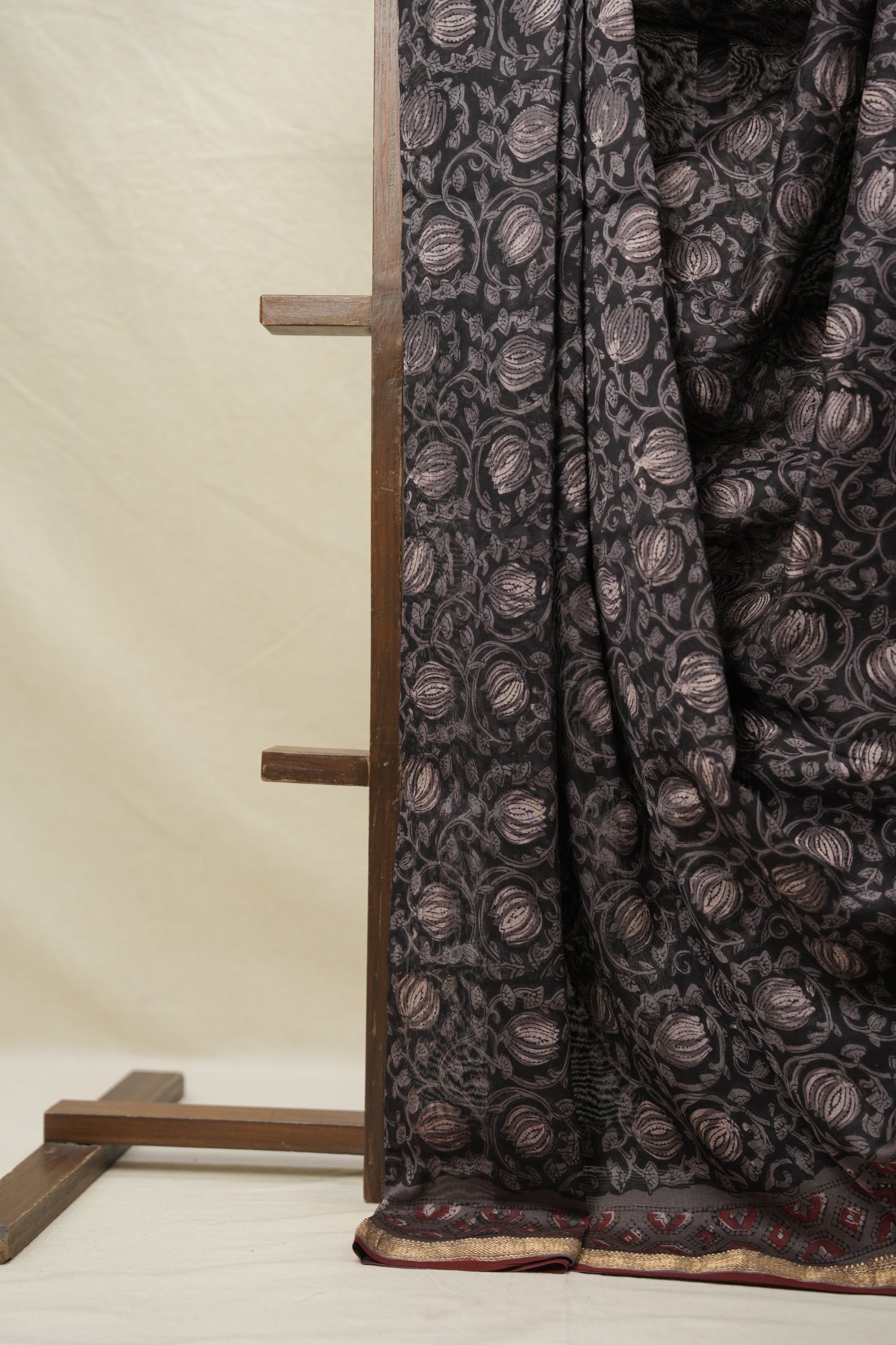 Black HBP Cotton Silk Saree With Maheshwari Border - SRBCSS1413