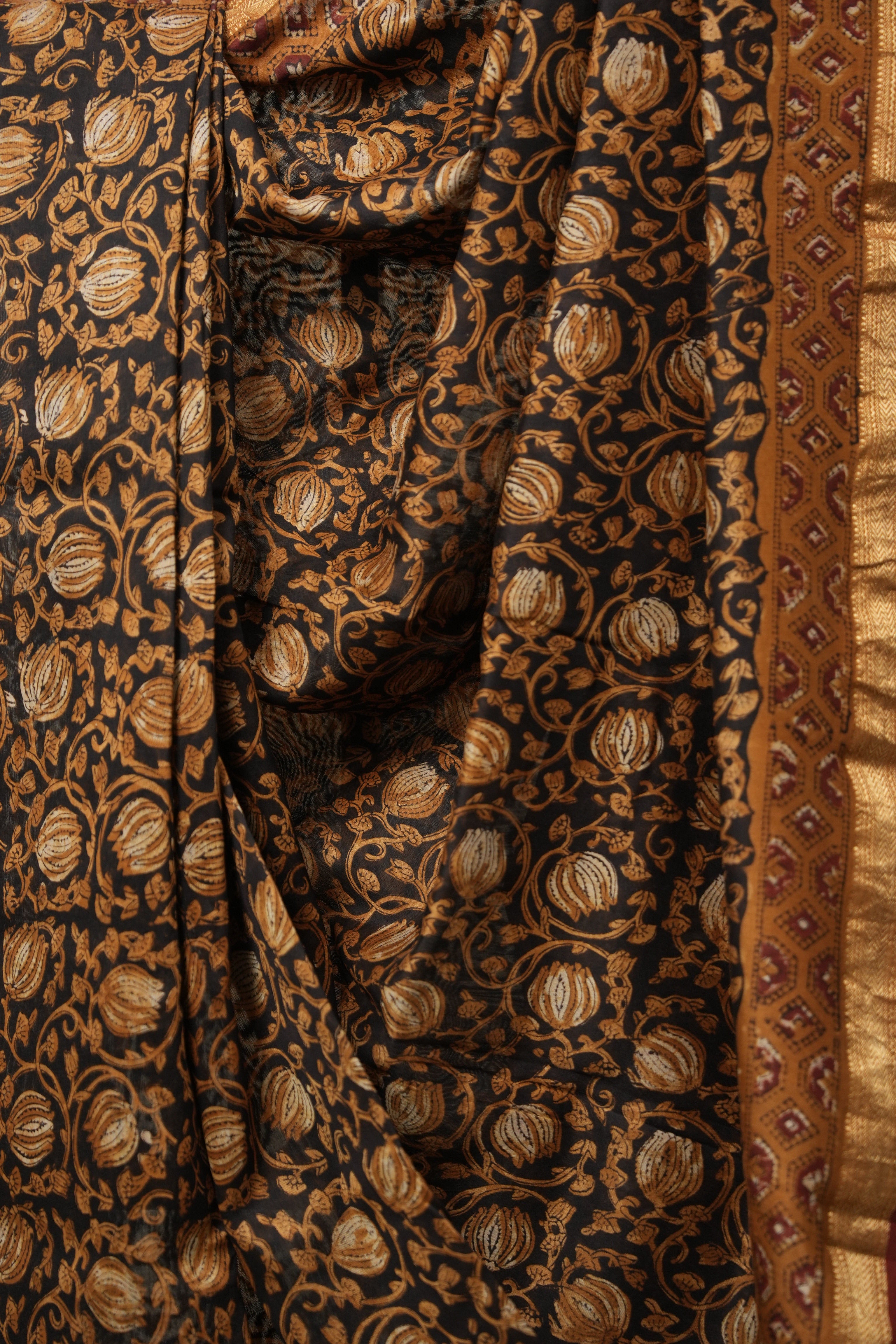 Black HBP Cotton Silk Saree With Maheshwari Border - SRBCSS1412