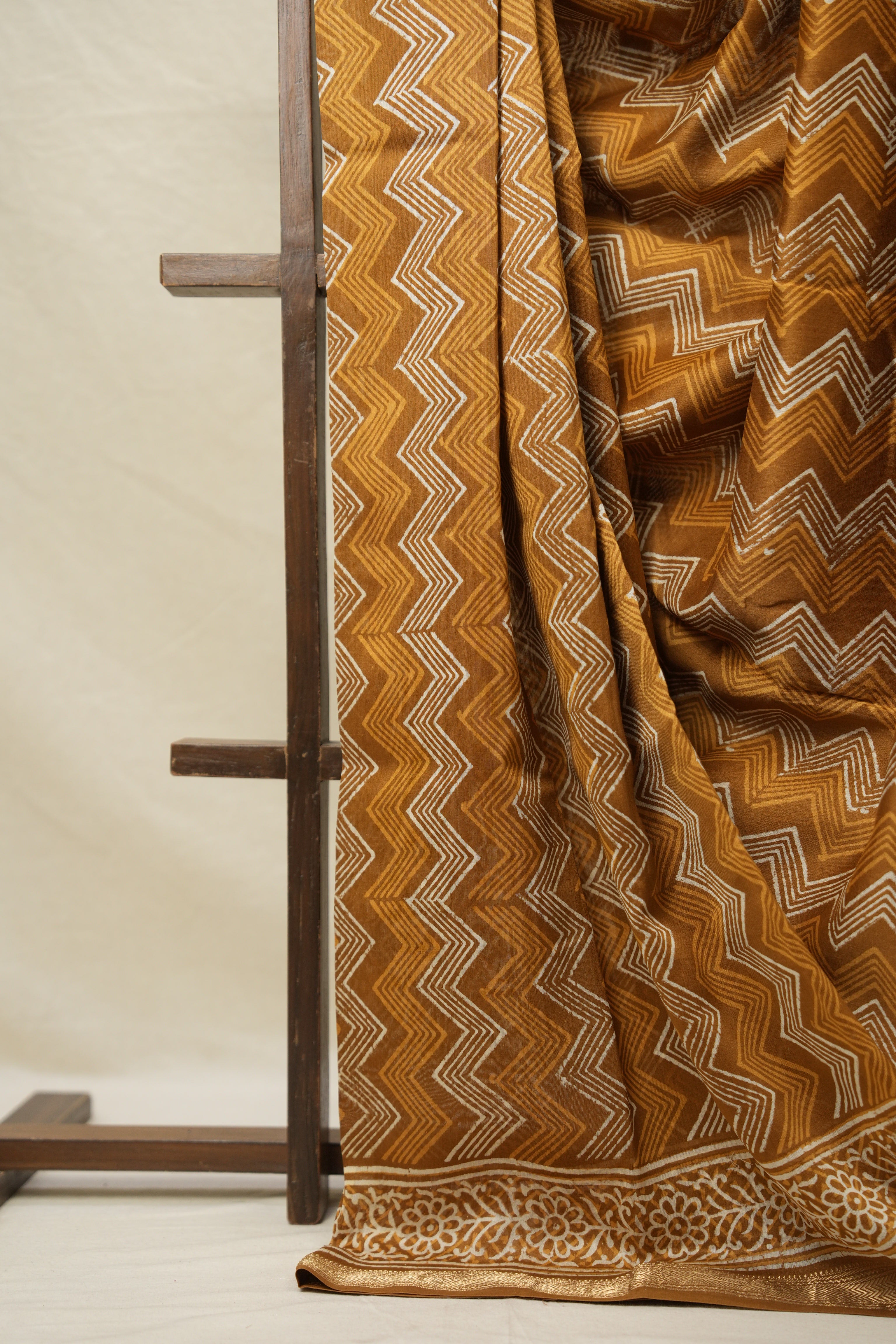 Mustard Brown HBP Cotton Silk Saree With Maheshwari Border - SRMBCSS1421