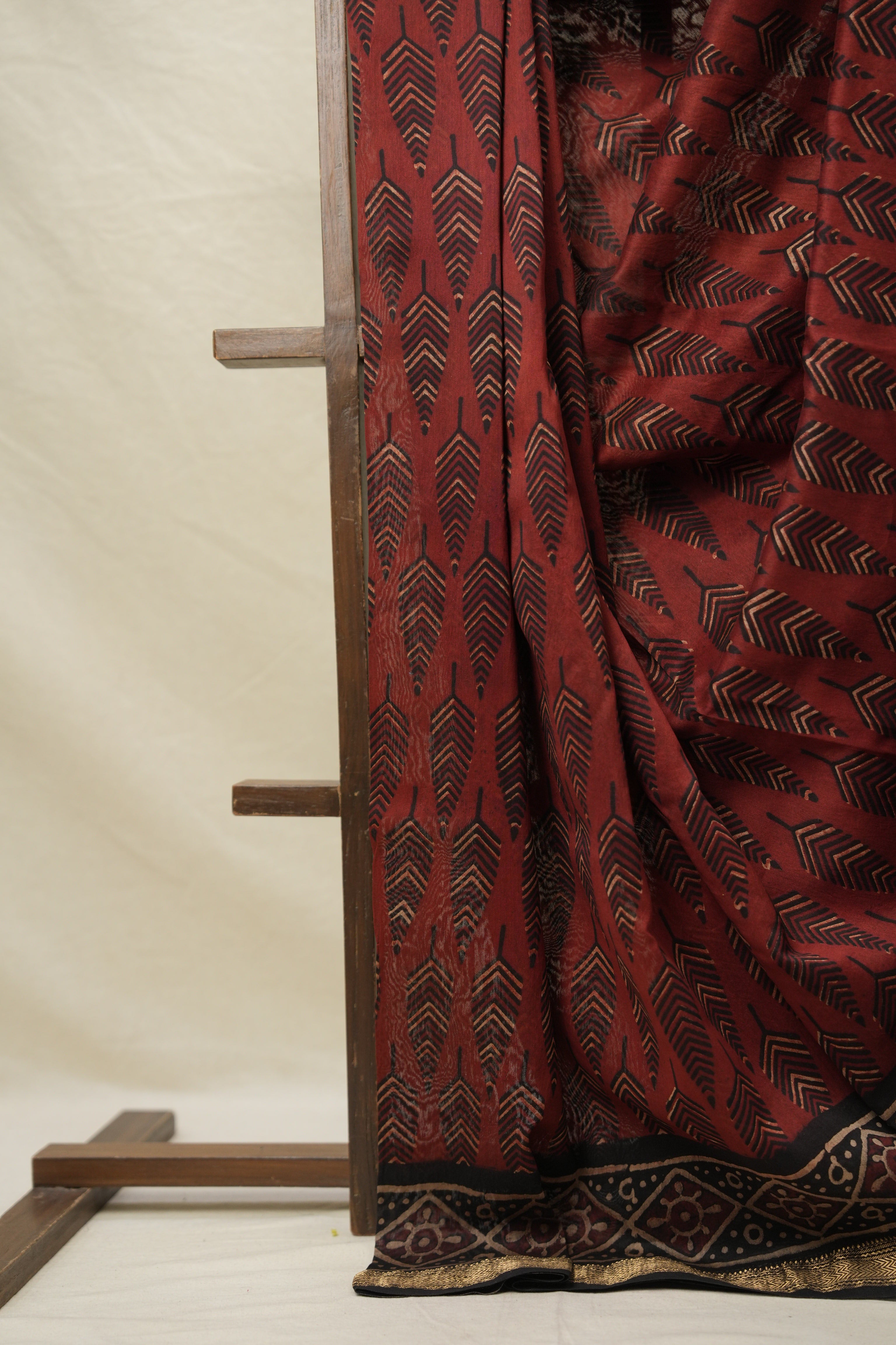 Maroon HBP Cotton Silk Saree With Maheshwari Border - SRMCSS1408