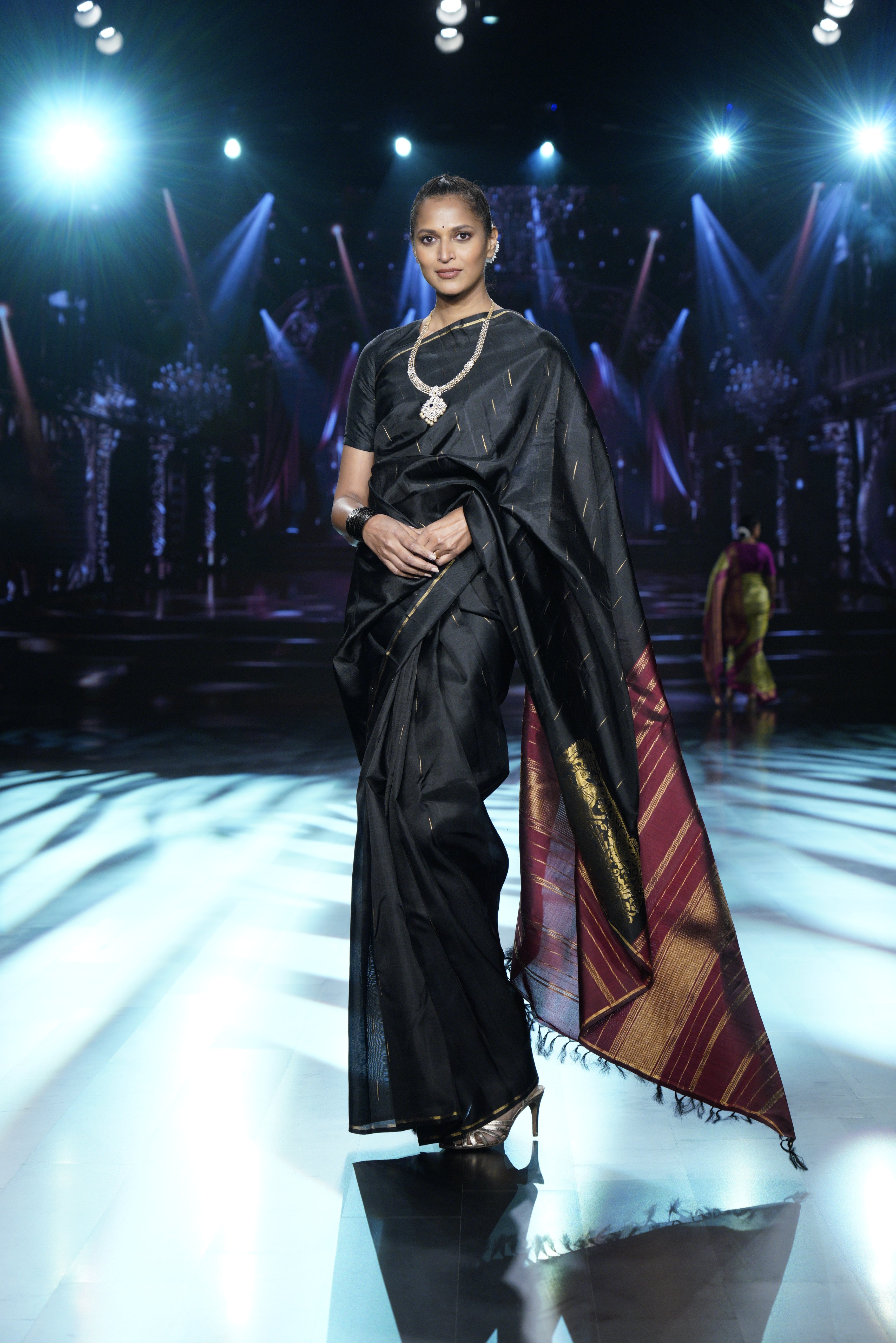 Noirina Kanjeevaram Silk Saree - Saavari - SSNKSS46