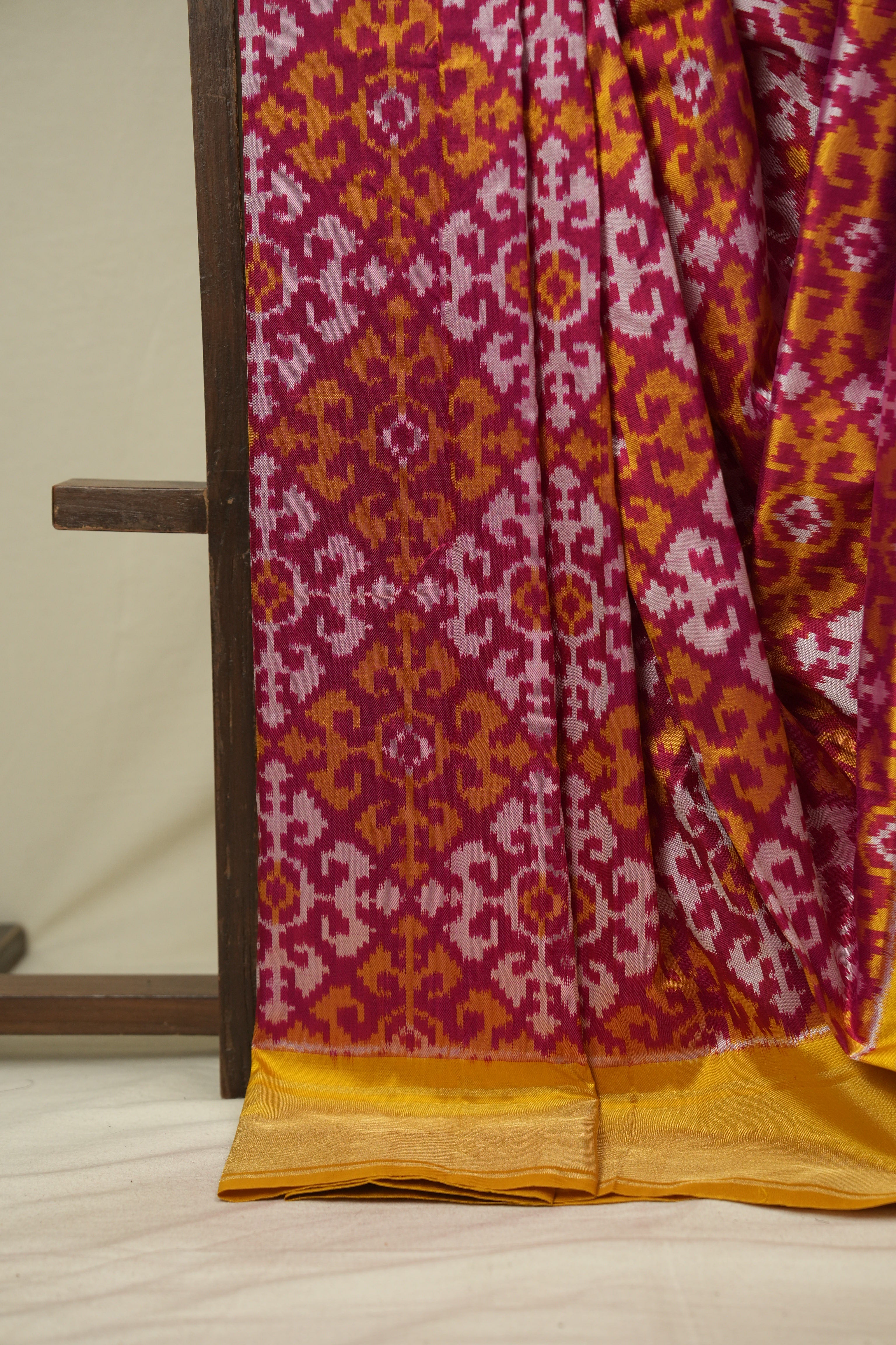 Rani Pink Pochamapalli Silk Ikat Saree - SRRPPSIS327