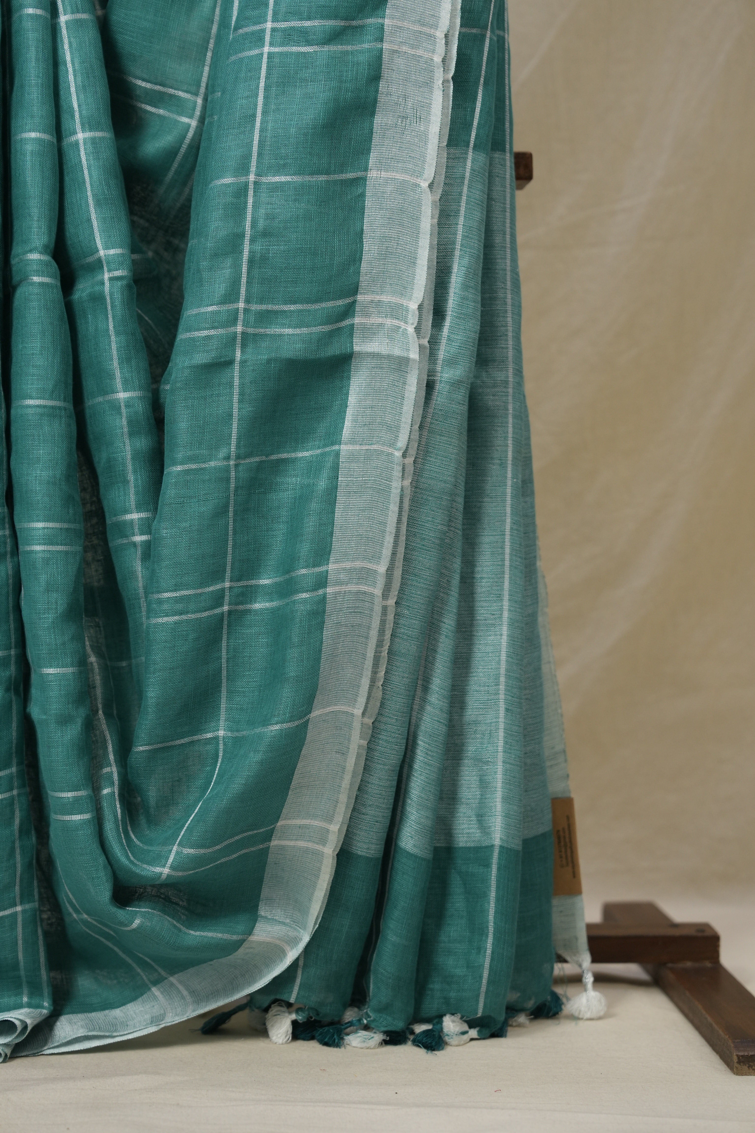 Green Linen Saree With Tassels - SRGLS505