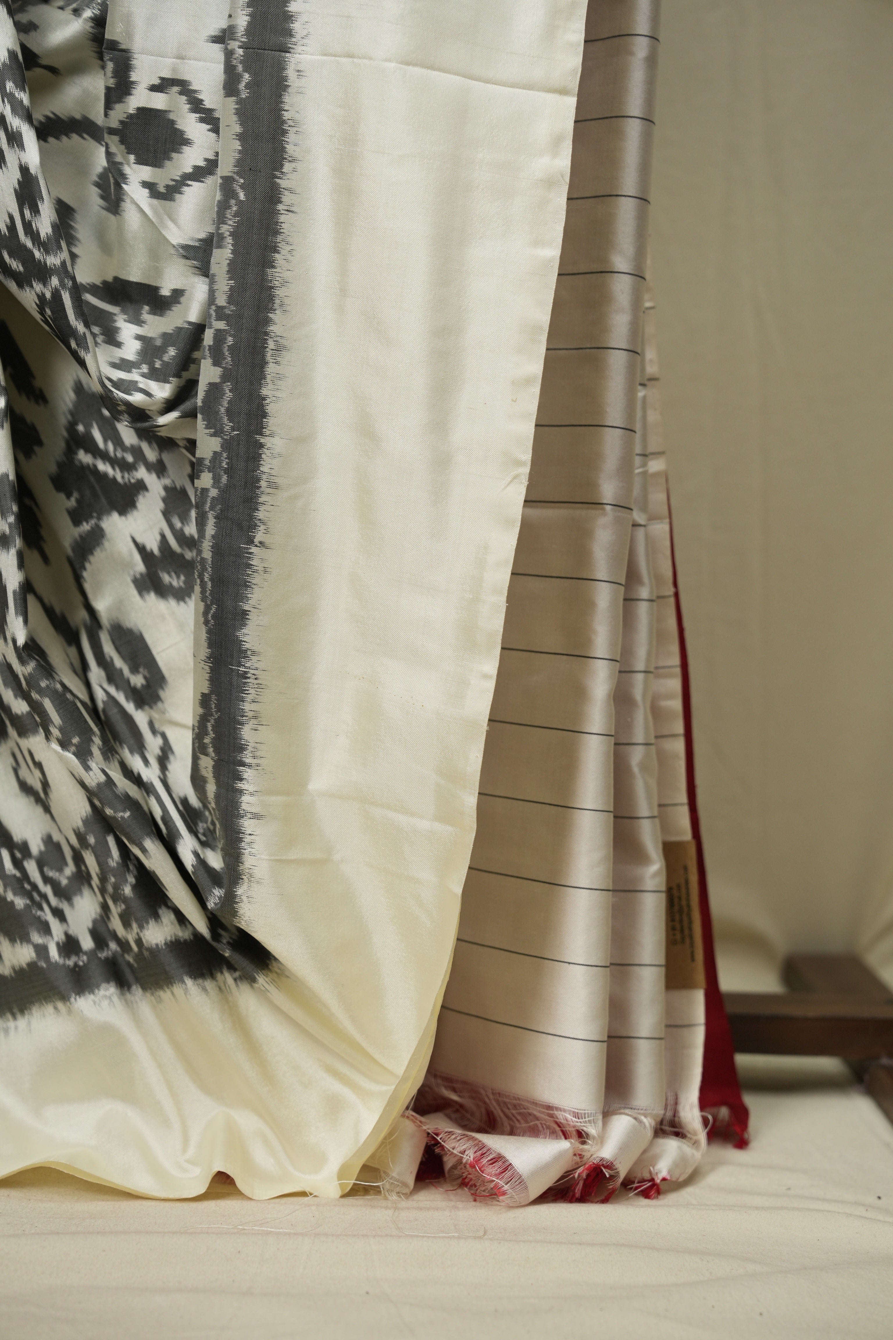 Off White Pochampalli Silk Ikat Saree - SROWPSIS326