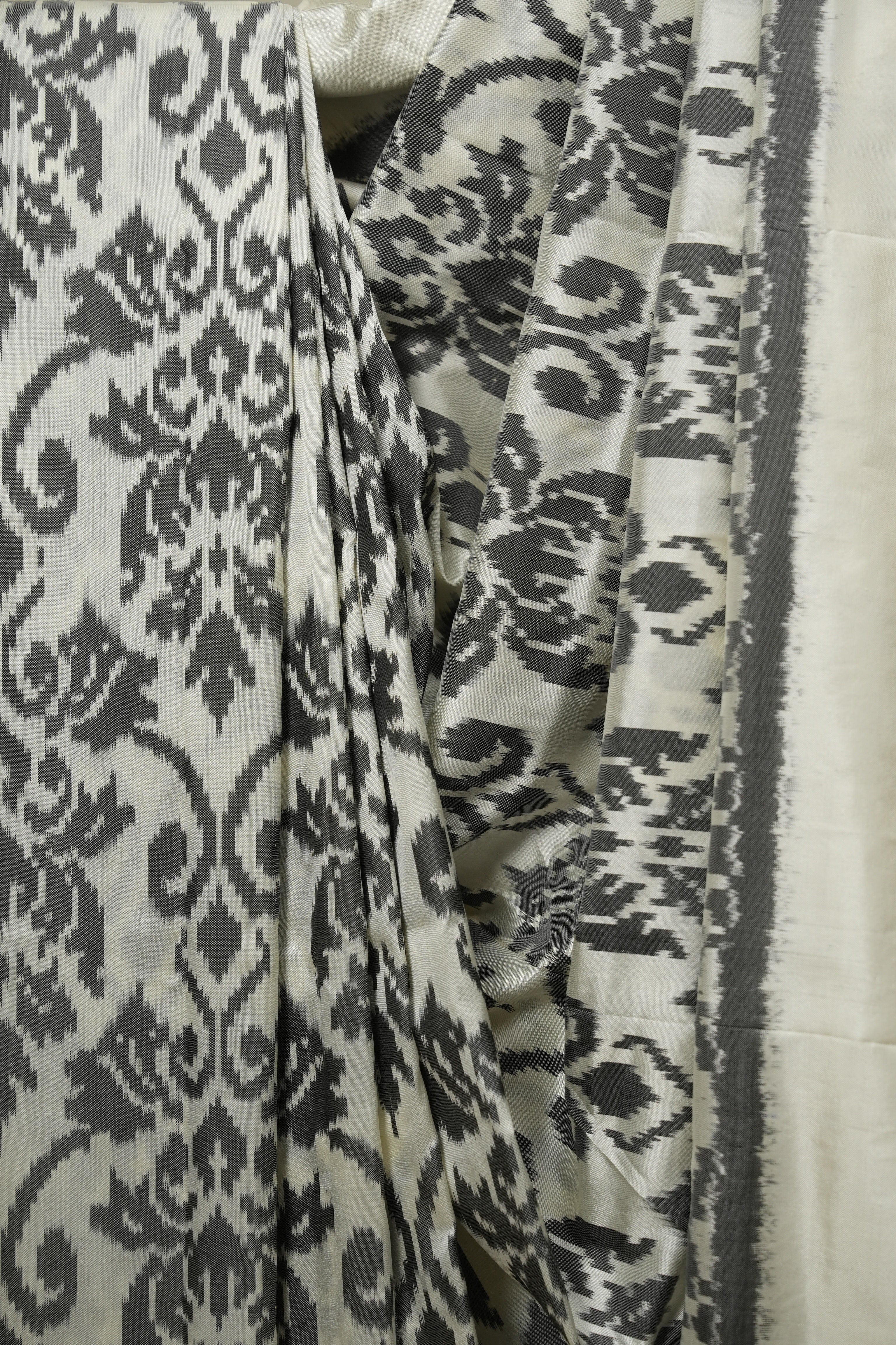 Off White Pochampalli Silk Ikat Saree - SROWPSIS326