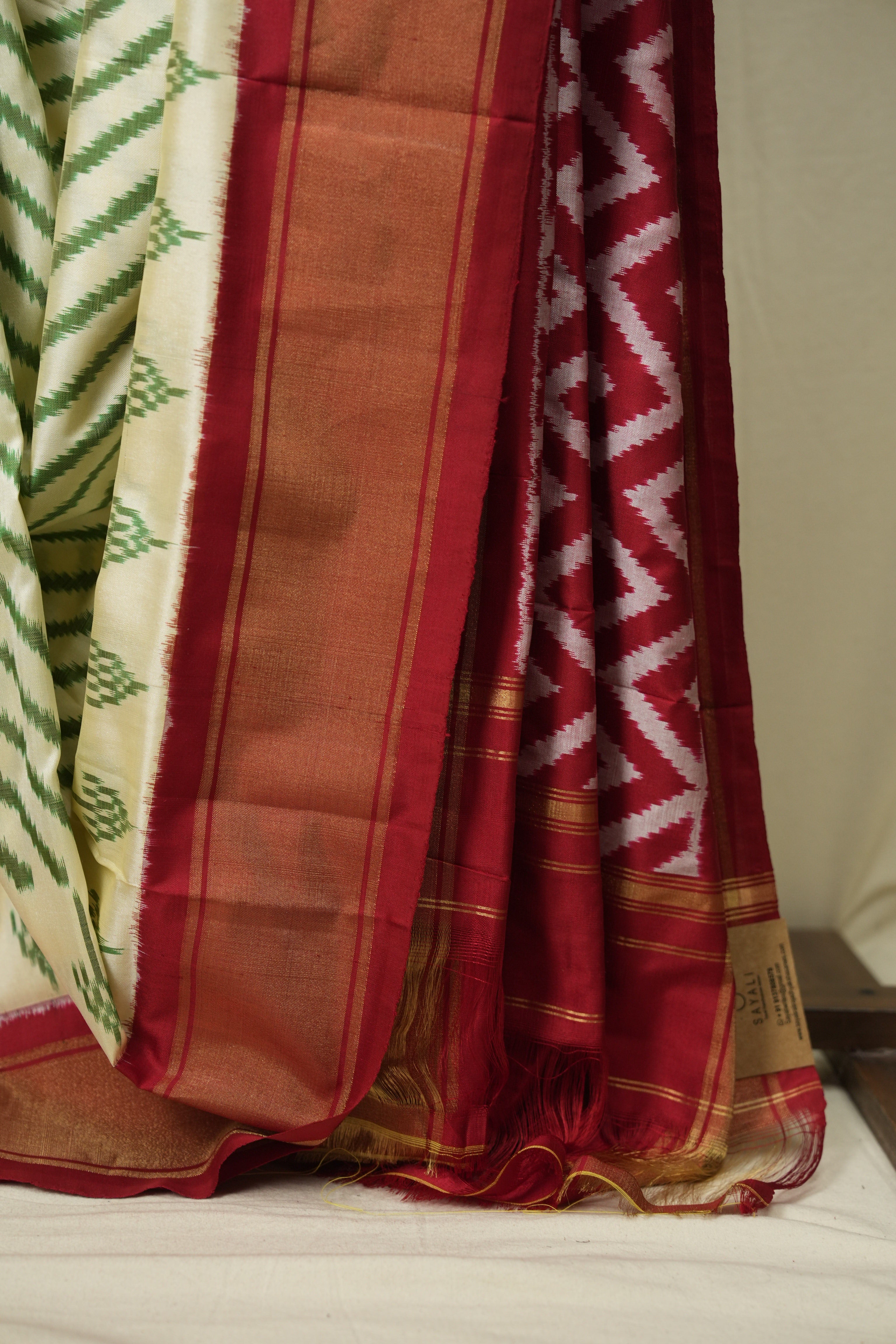 Cream Pochampalli Silk Ikat Saree - SRCPSIS325