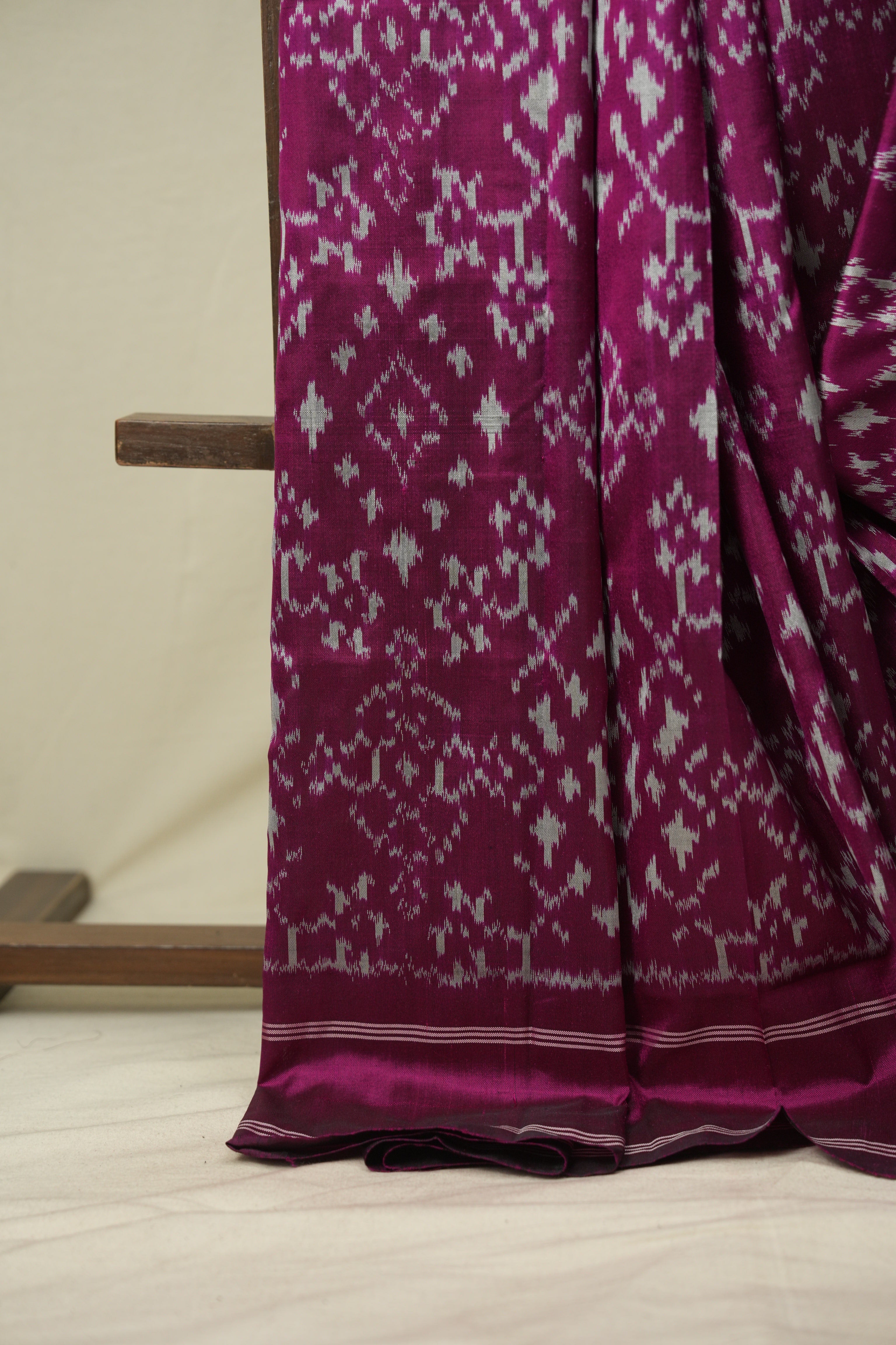 Magenta Pochampalli Silk Ikat Saree - SRMPSIS330