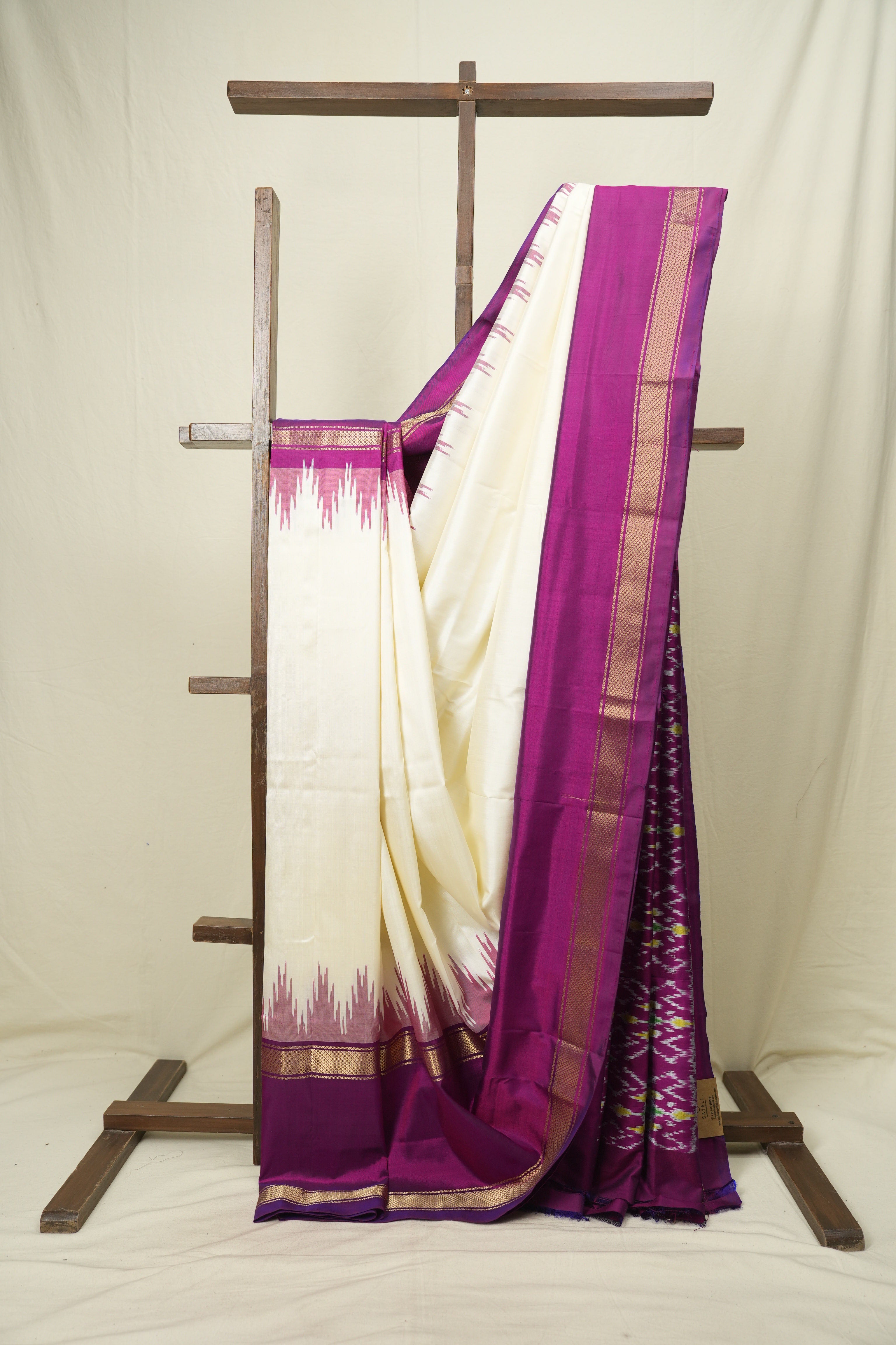 Off White Pochampalli Silk Ikat Saree - SROWPSIS329