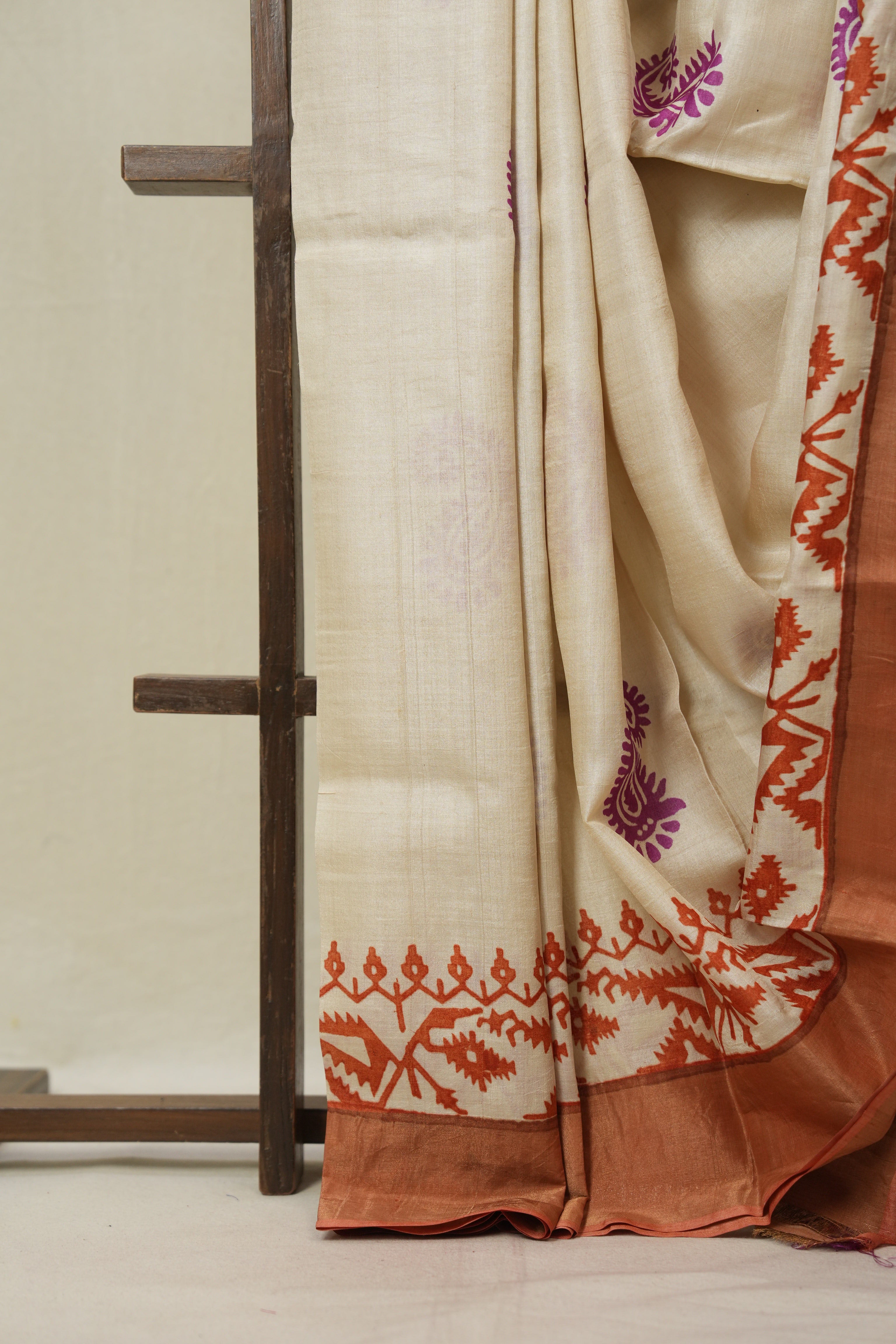 Cream HBP Tussar Silk Saree - SRCHTSS752