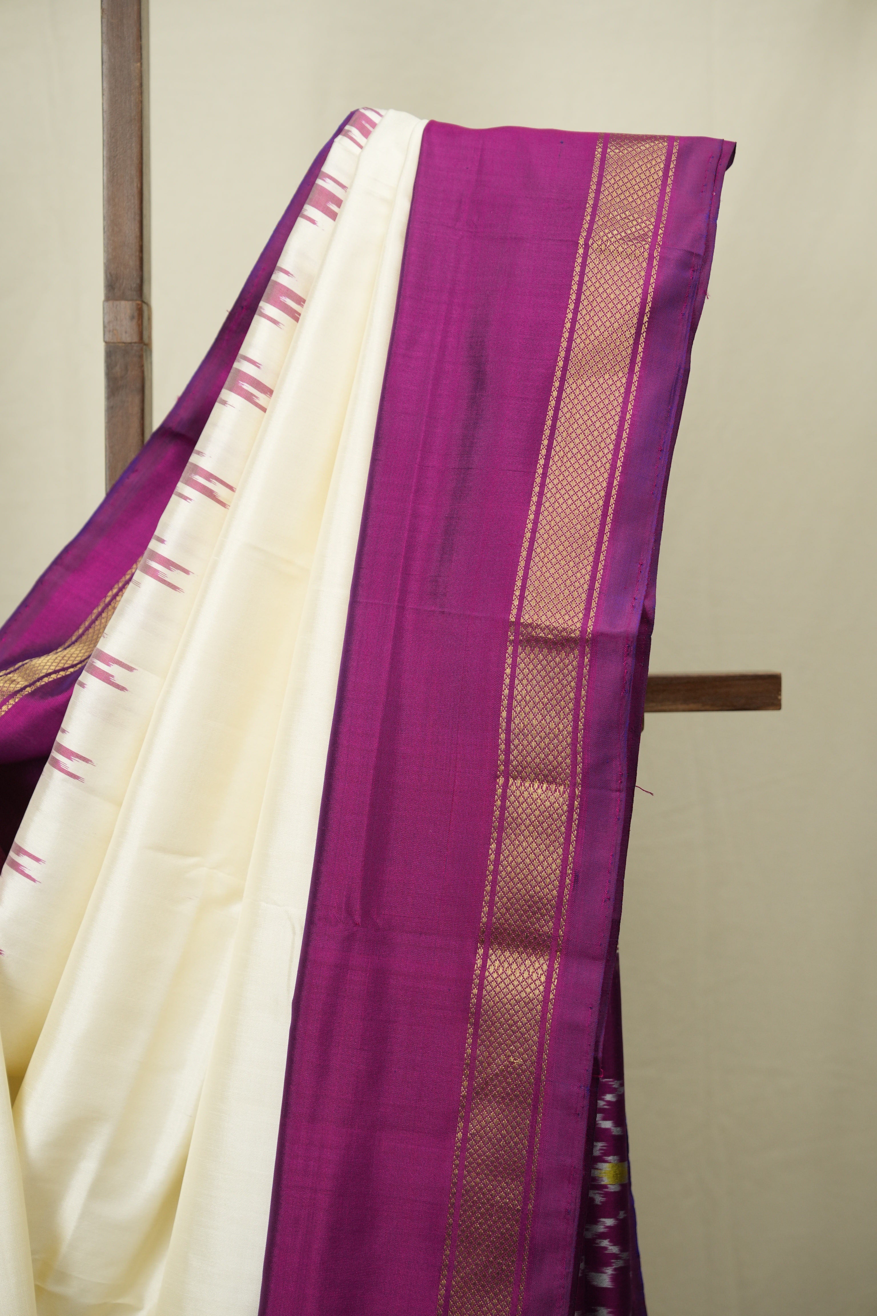 Off White Pochampalli Silk Ikat Saree - SROWPSIS329