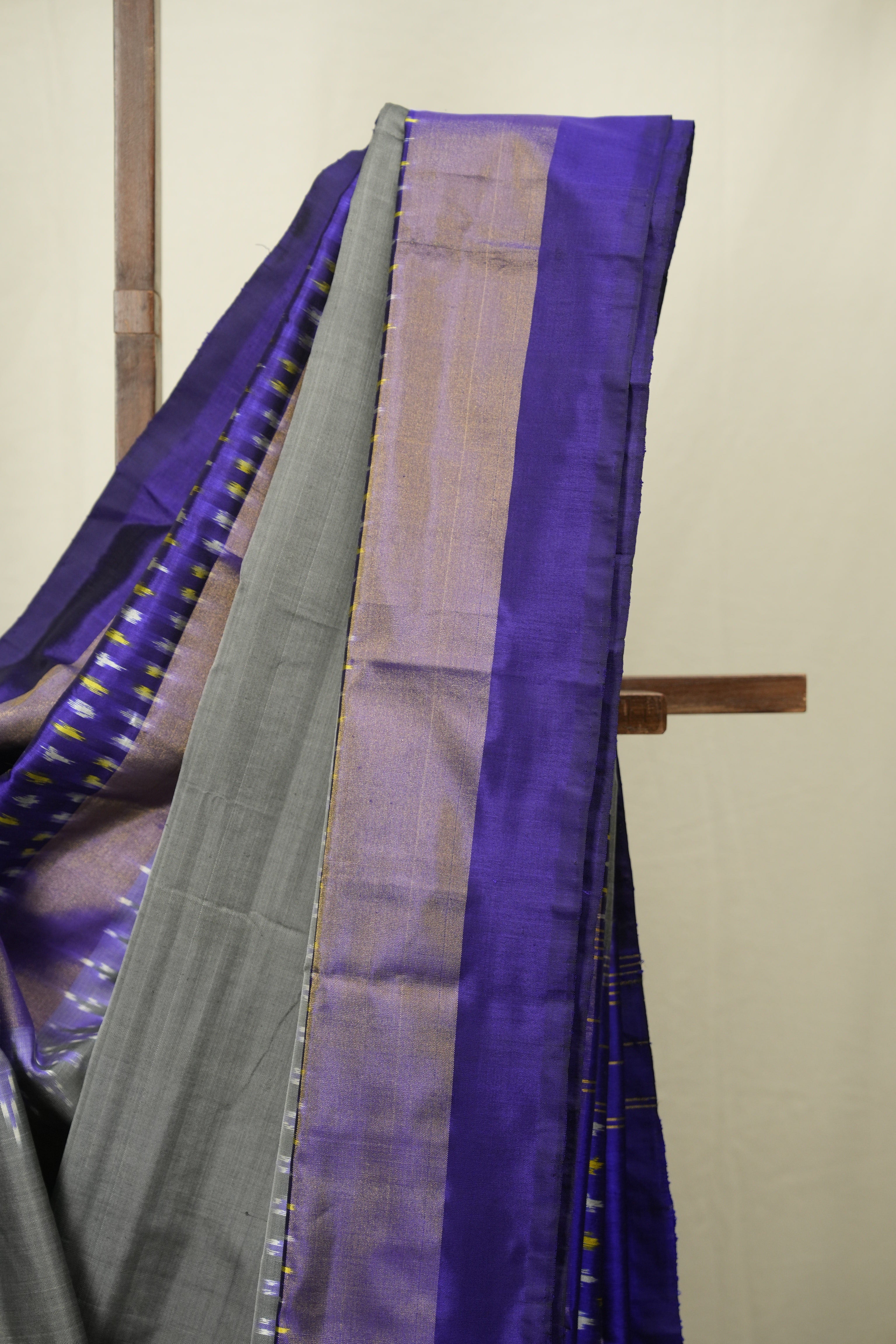 Grey Pochampalli Silk Ikat Saree - SRGPSIS332