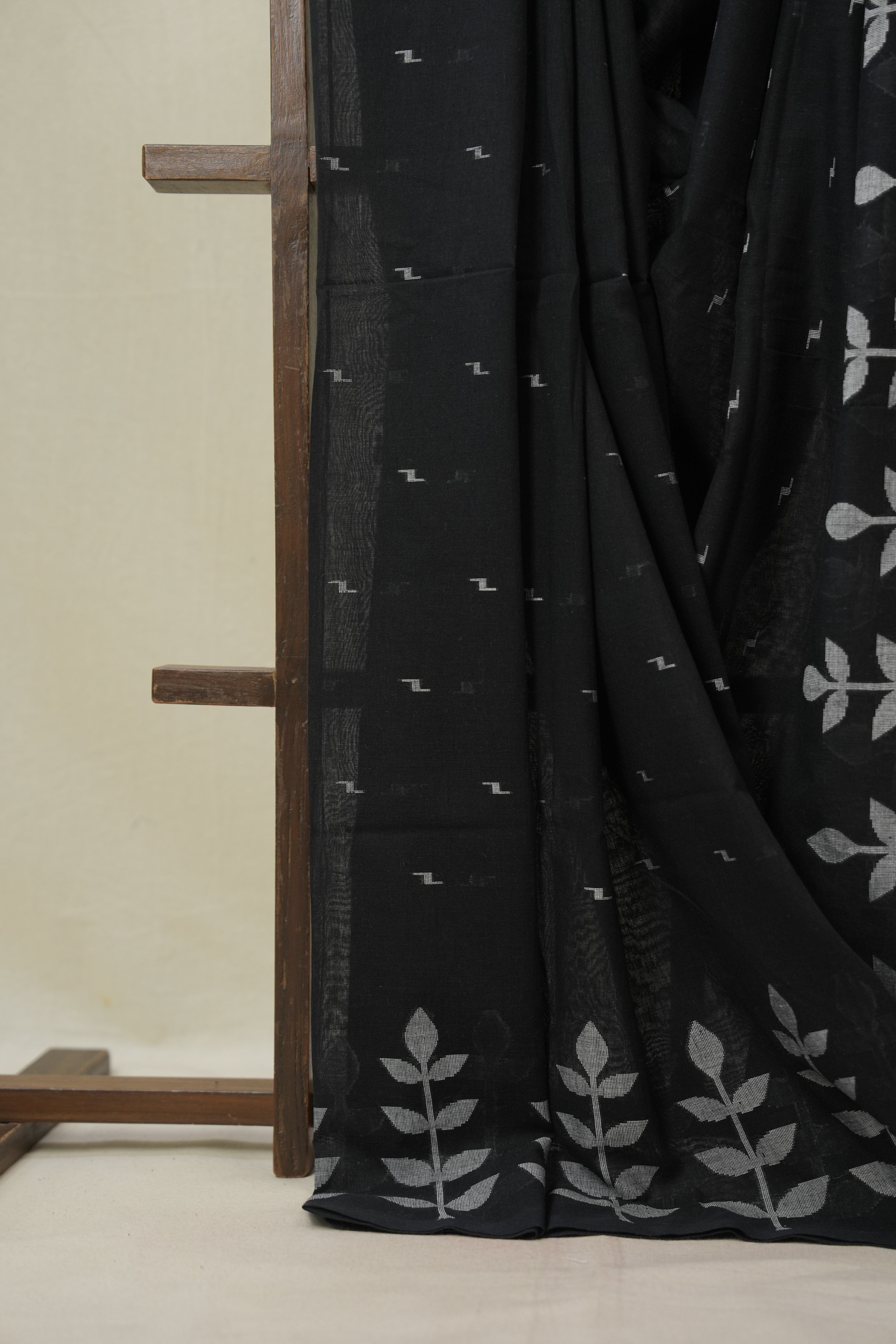 Black Bengal Cotton Jamdani Saree - SRBBCJS254
