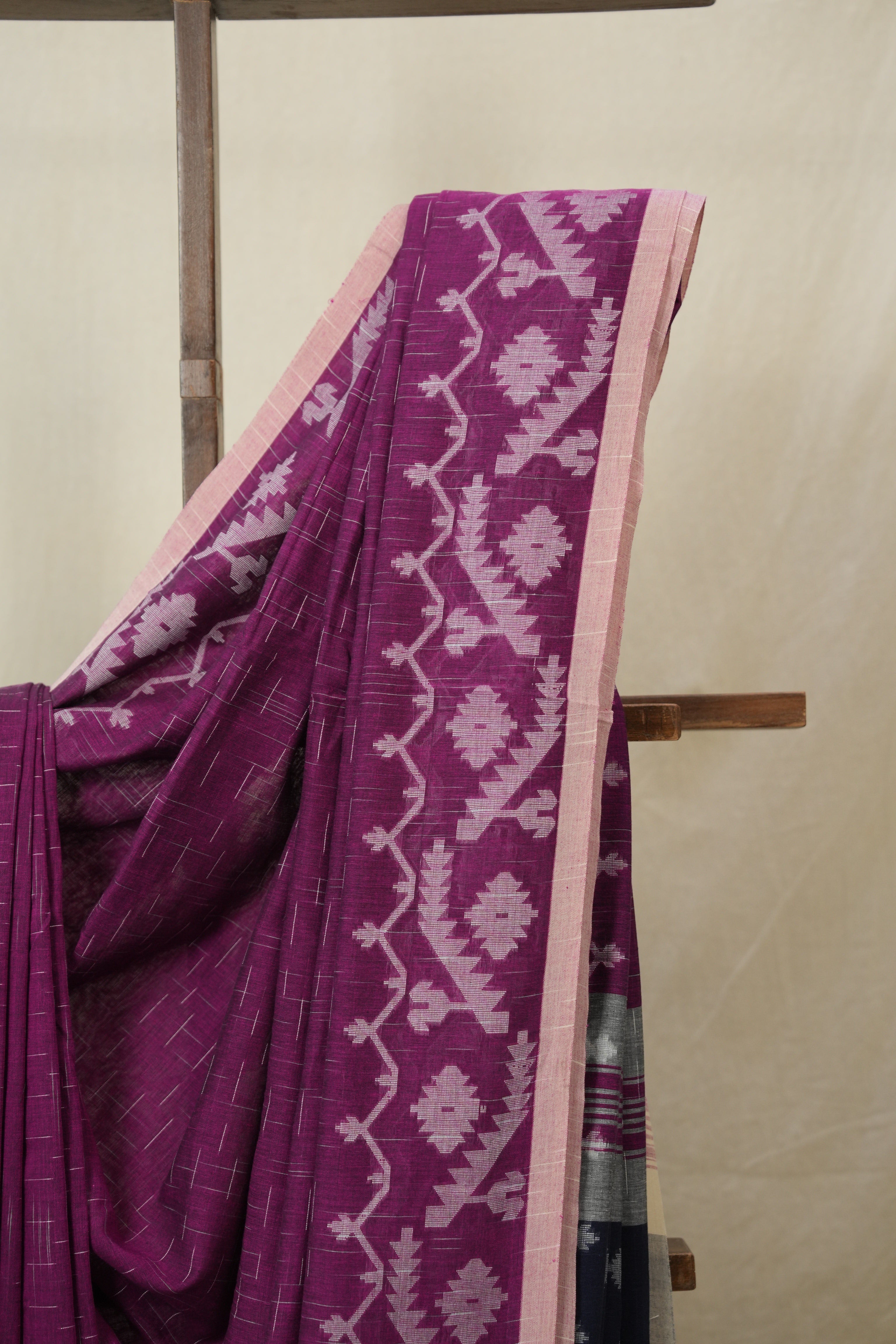 Magenta Bengal Cotton Jamdani Saree - SRMBCJS255