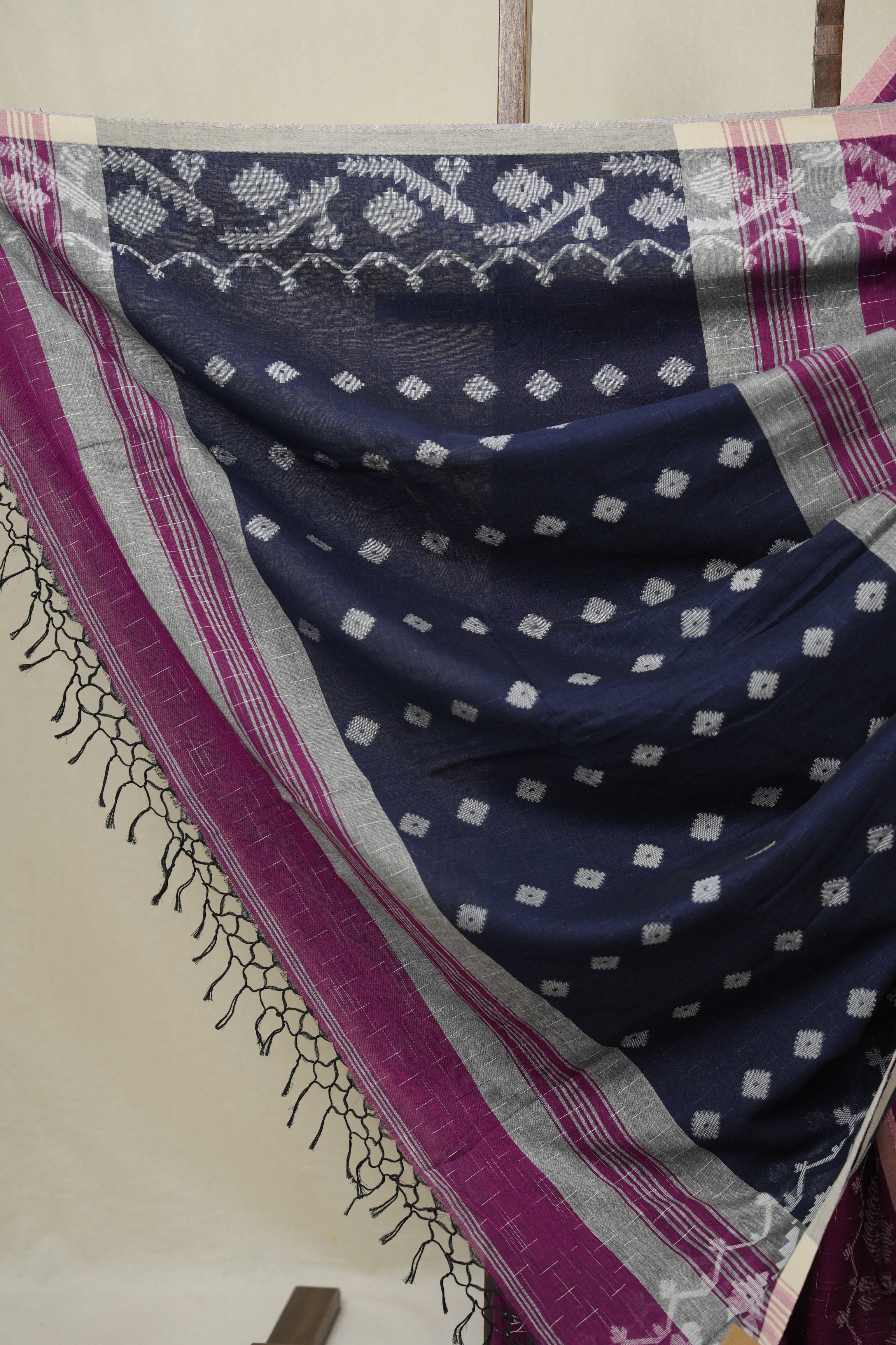 Magenta Bengal Cotton Jamdani Saree - SRMBCJS255
