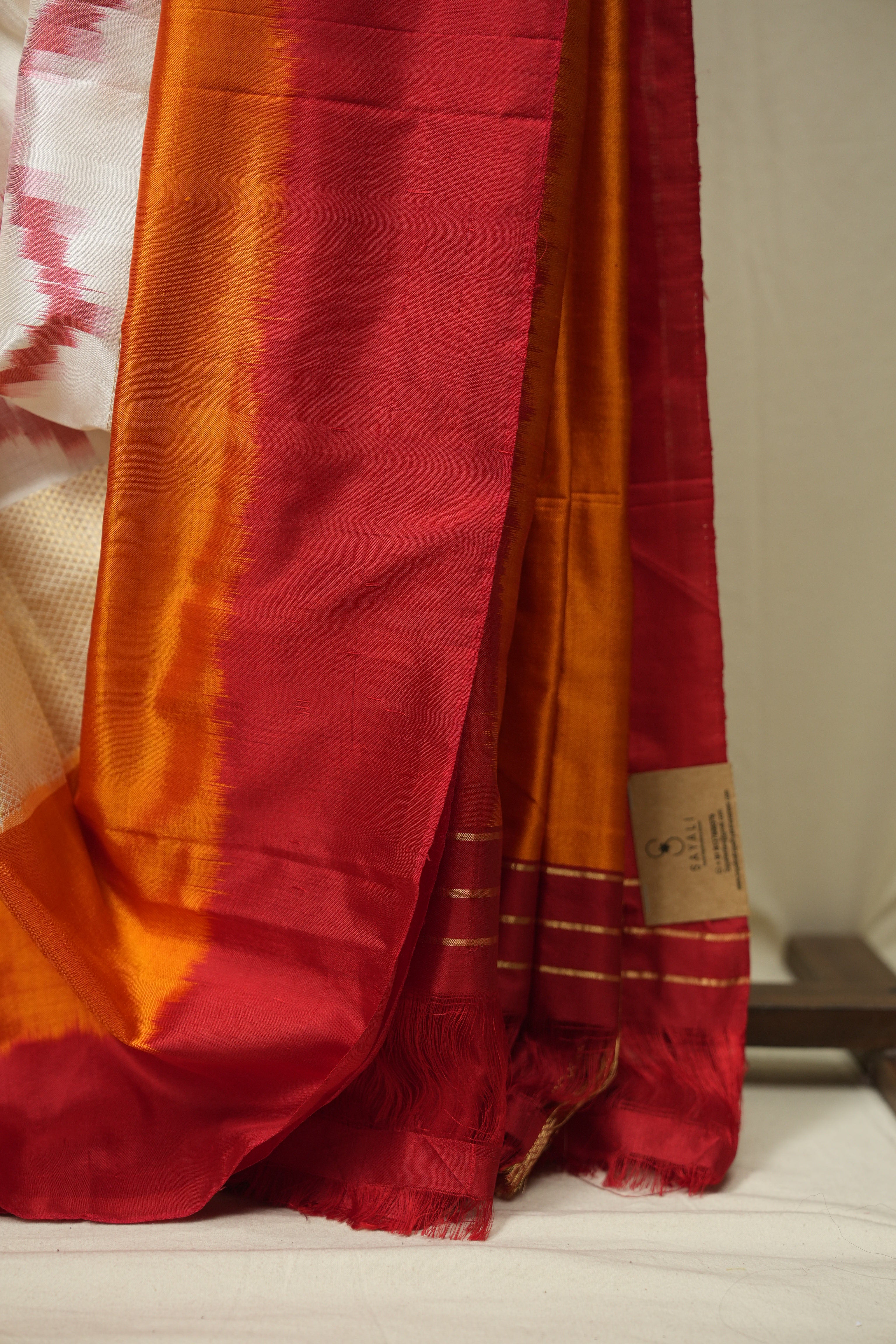 White Pochampalli Silk Ikat Saree -SRWPSIS334