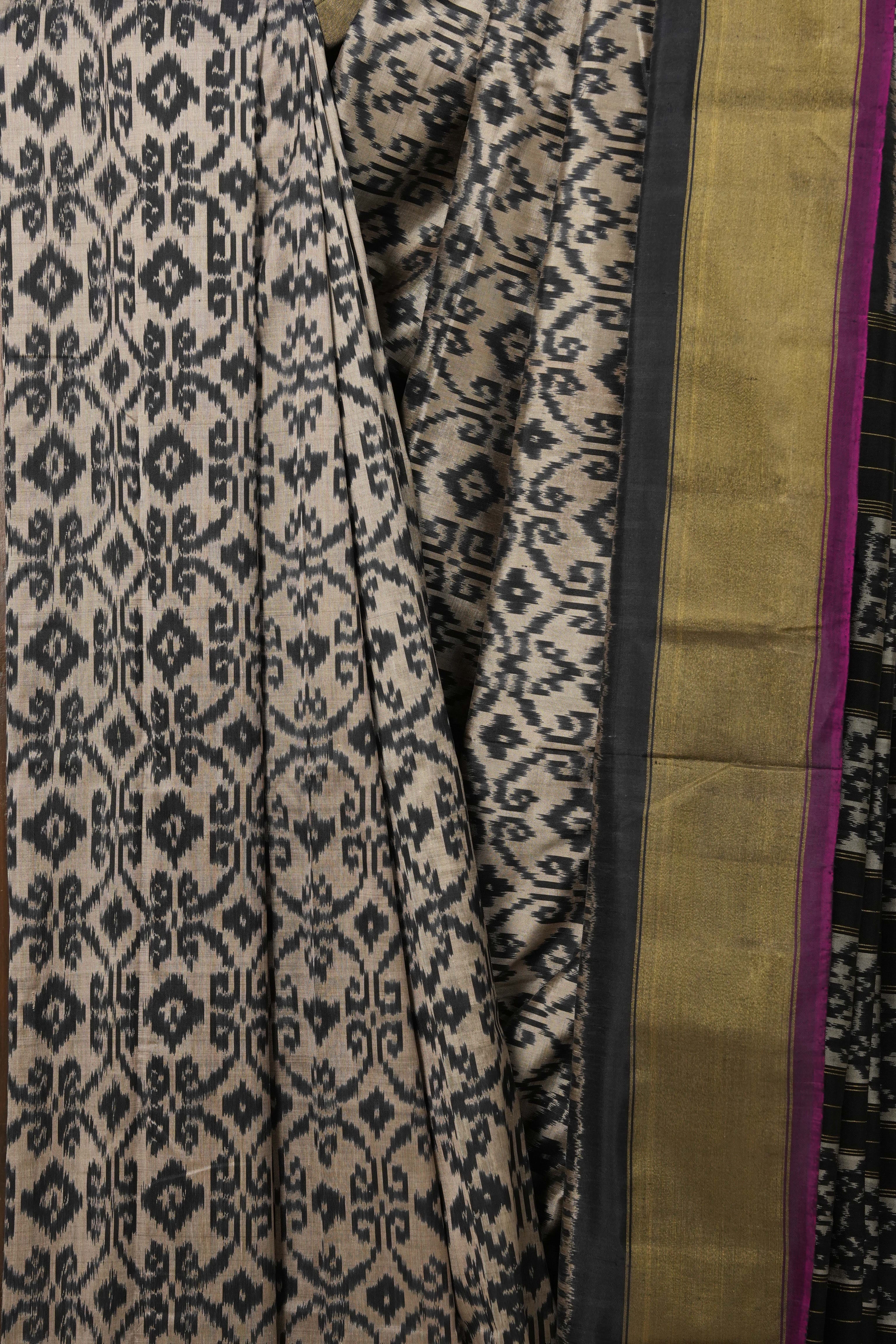 Cream Black Pochampalli Silk Ikat Saree - SRCBPSIS198